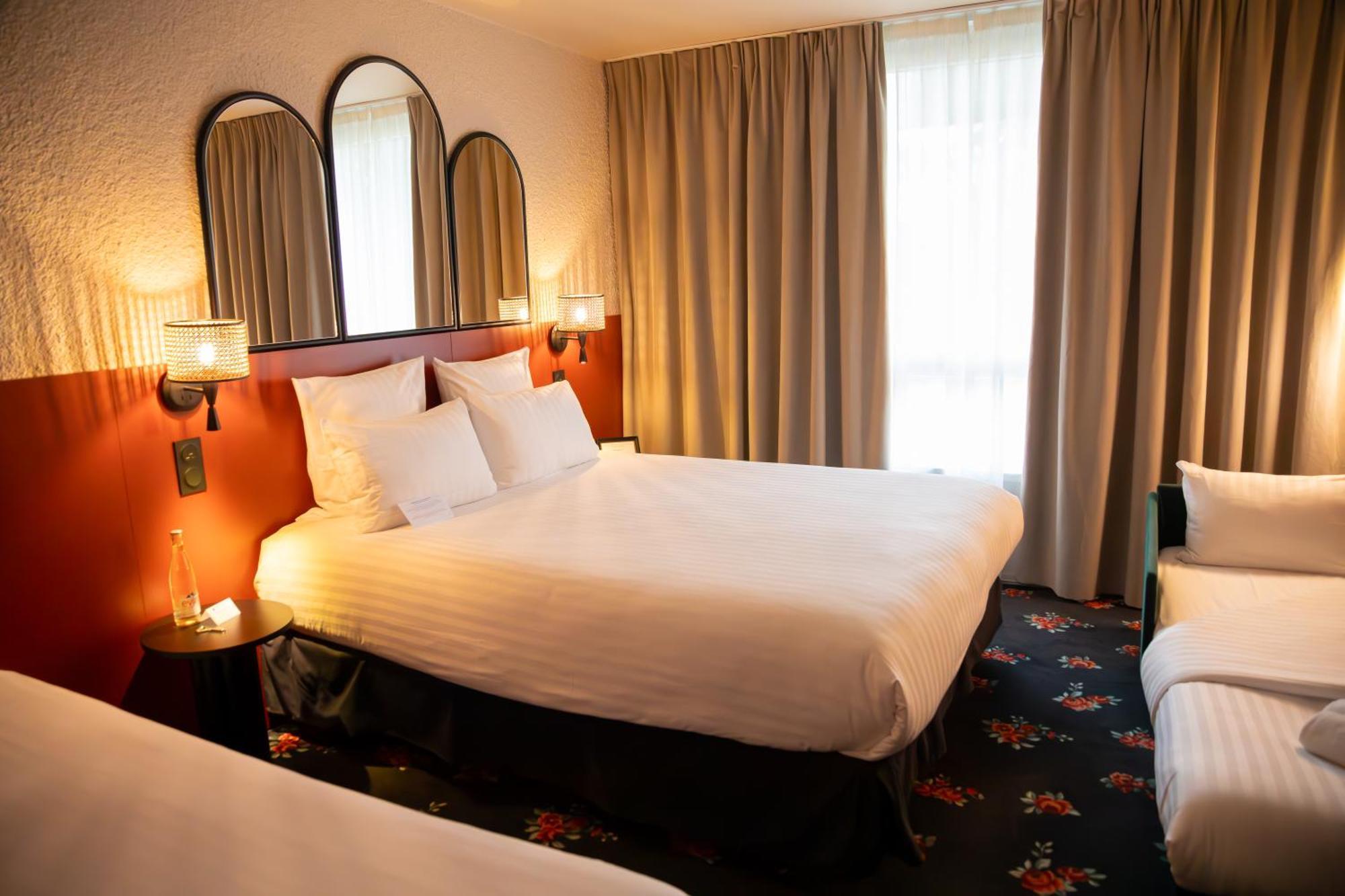 Family Room One Queen Bed One Single Bed Non-Smoking
