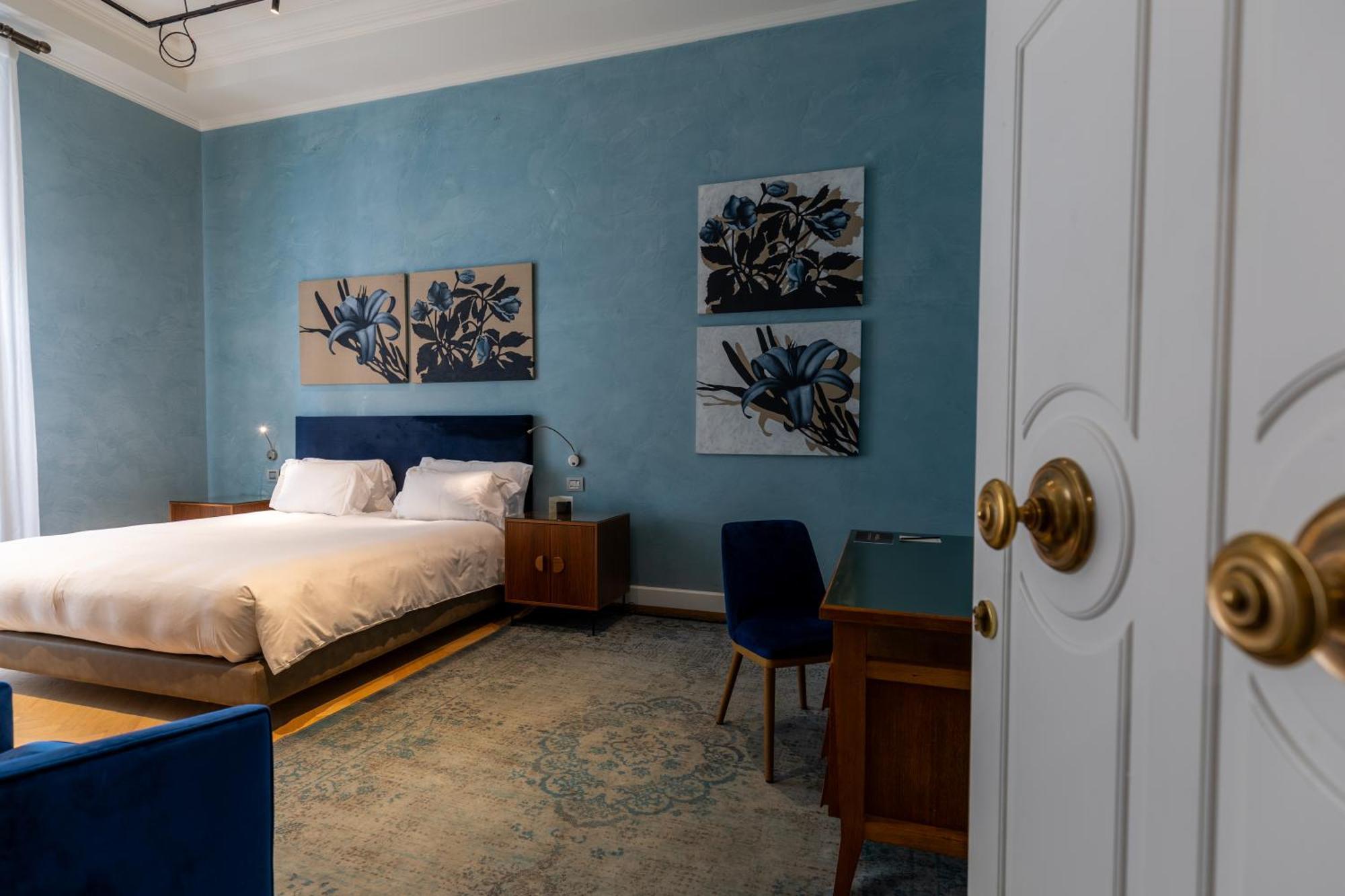 Deluxe Room Courtyard View
