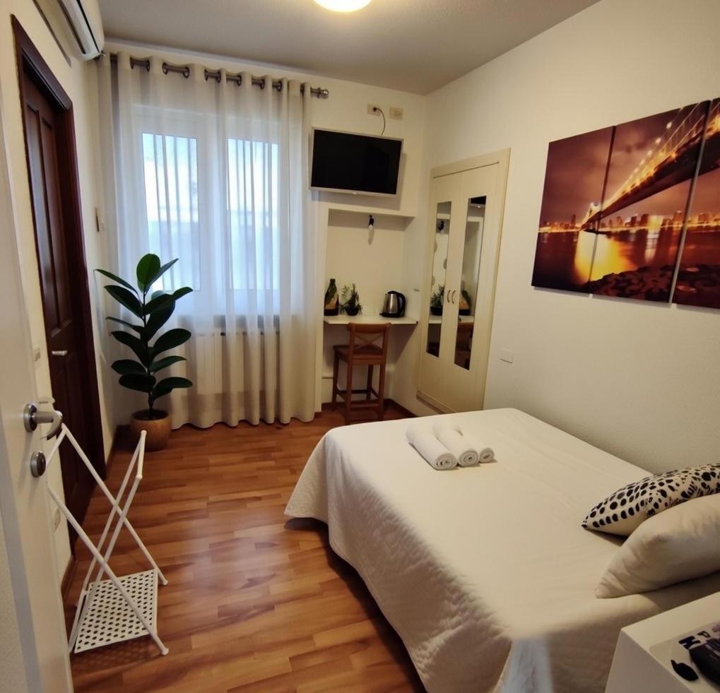 Single Room,1746839515:JPEG