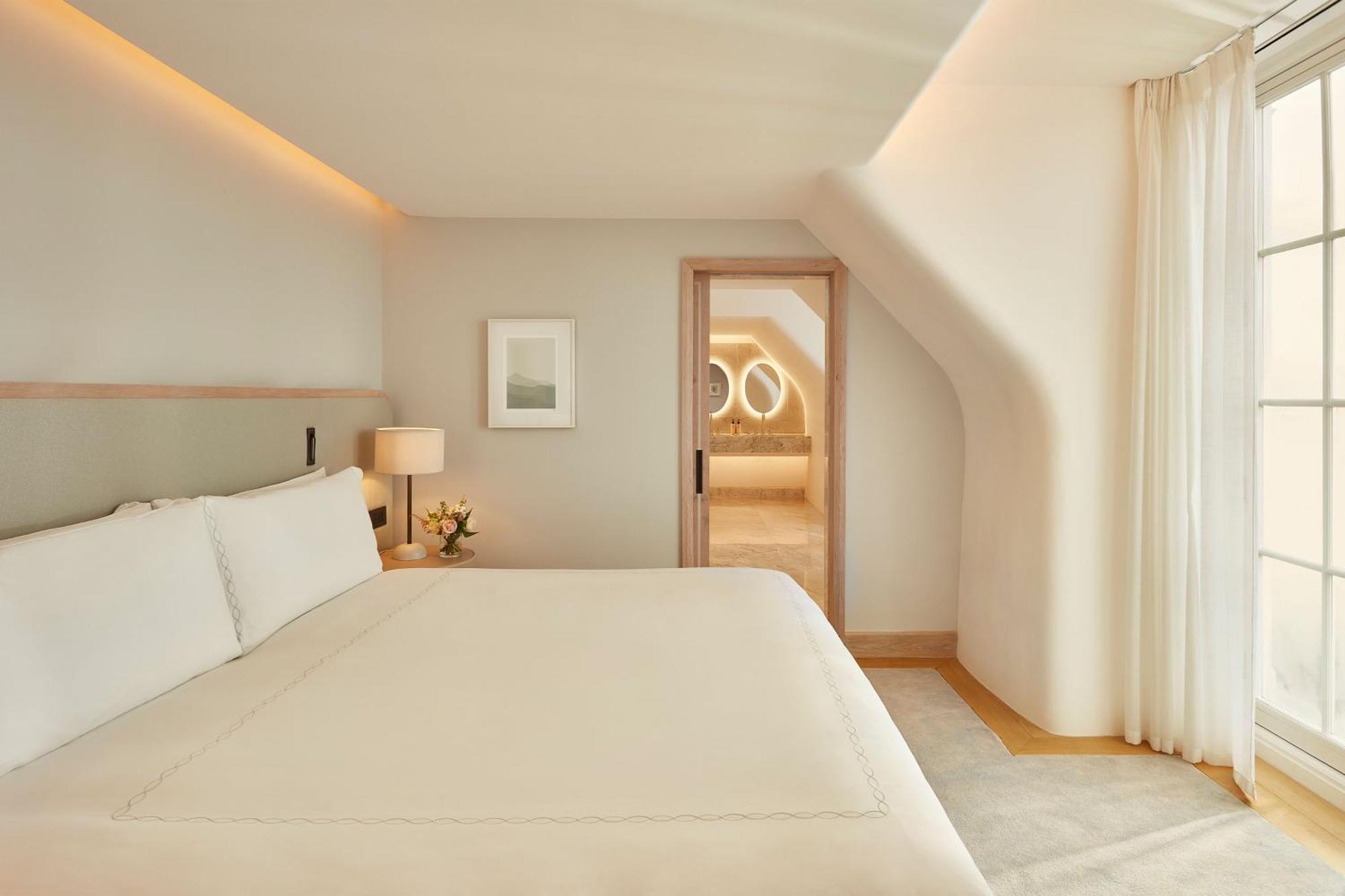 Claridge’s Balcony Room