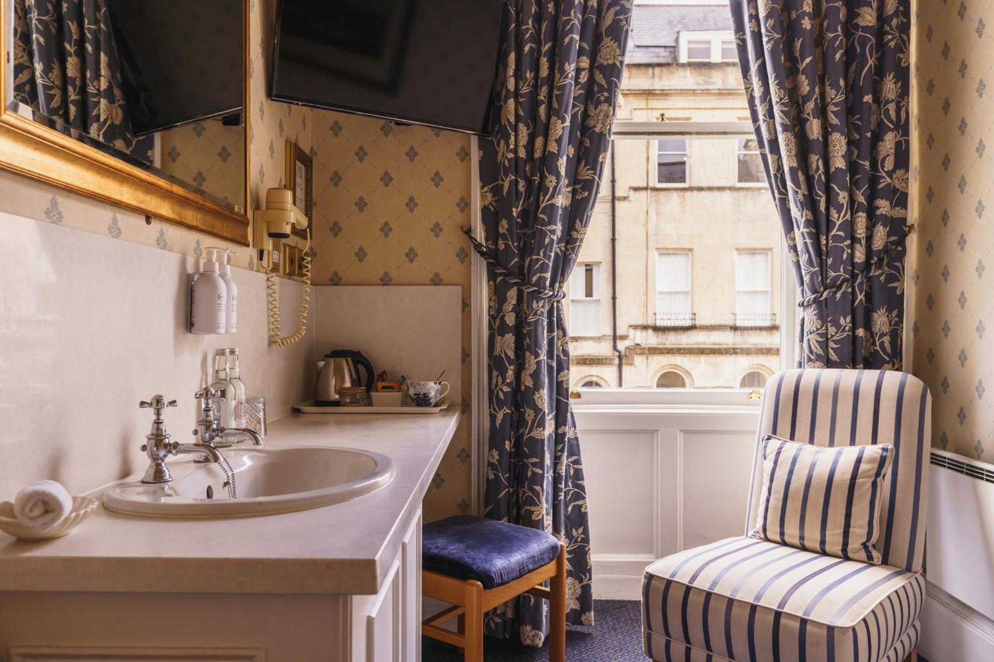 Single Room with Shared Bathroom