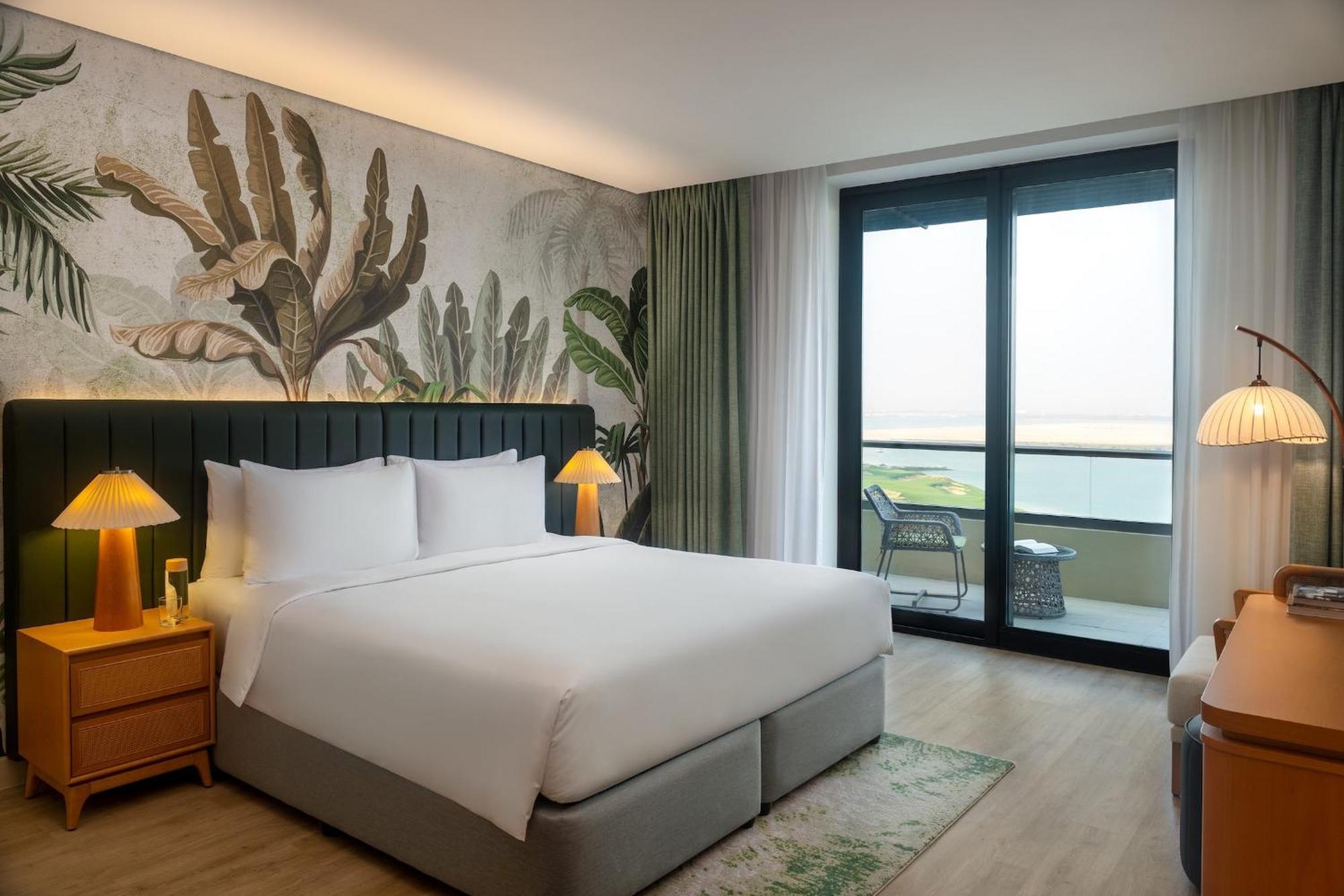 Deluxe Room Theme Park Access
