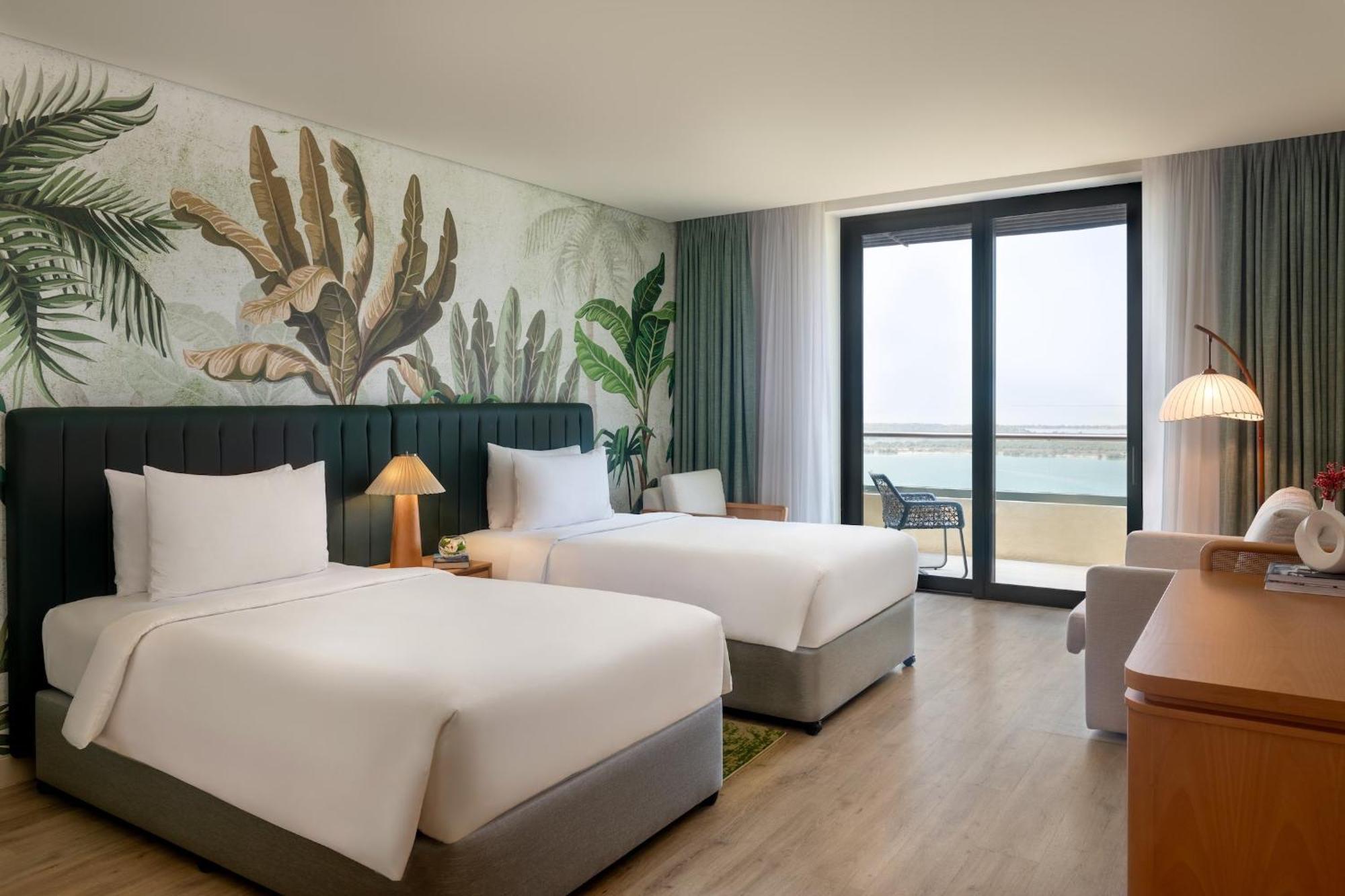 Deluxe Room Theme Park Access