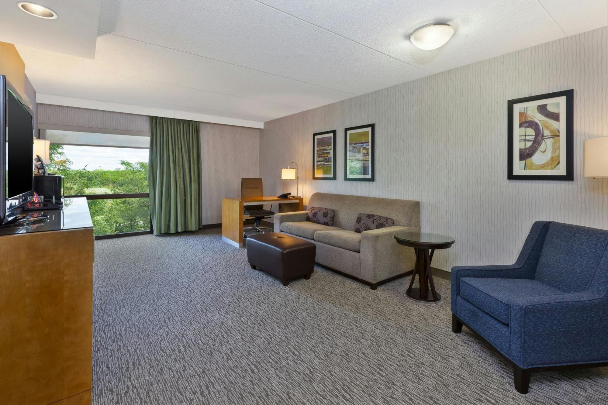 One-Bedroom King Suite,1742656426:JPEG