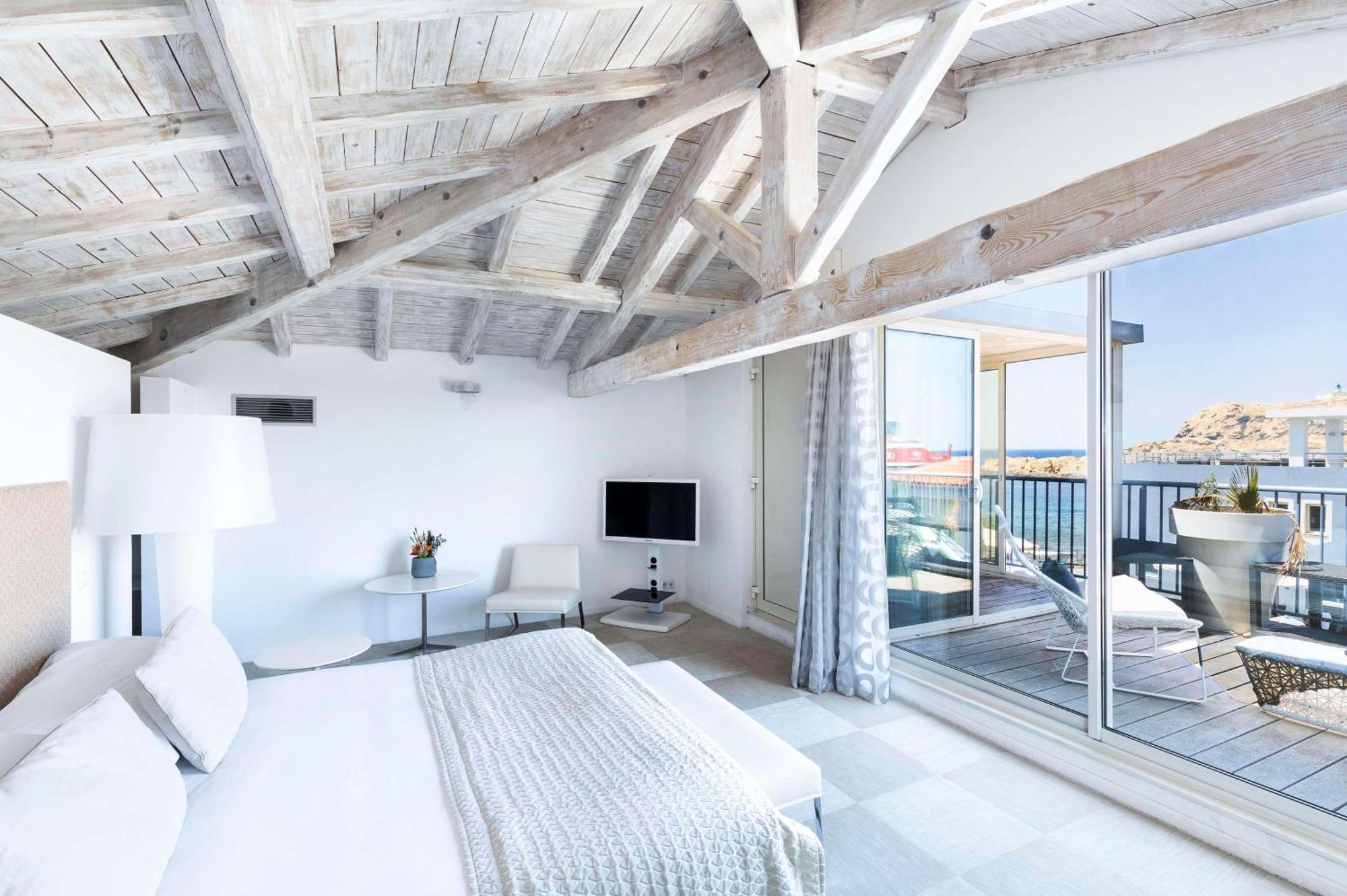 Deluxe King Room Panoramic View