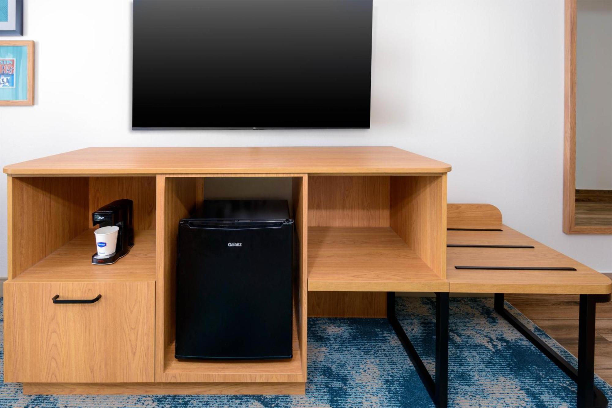 Double Room with Tub - hearing accessible