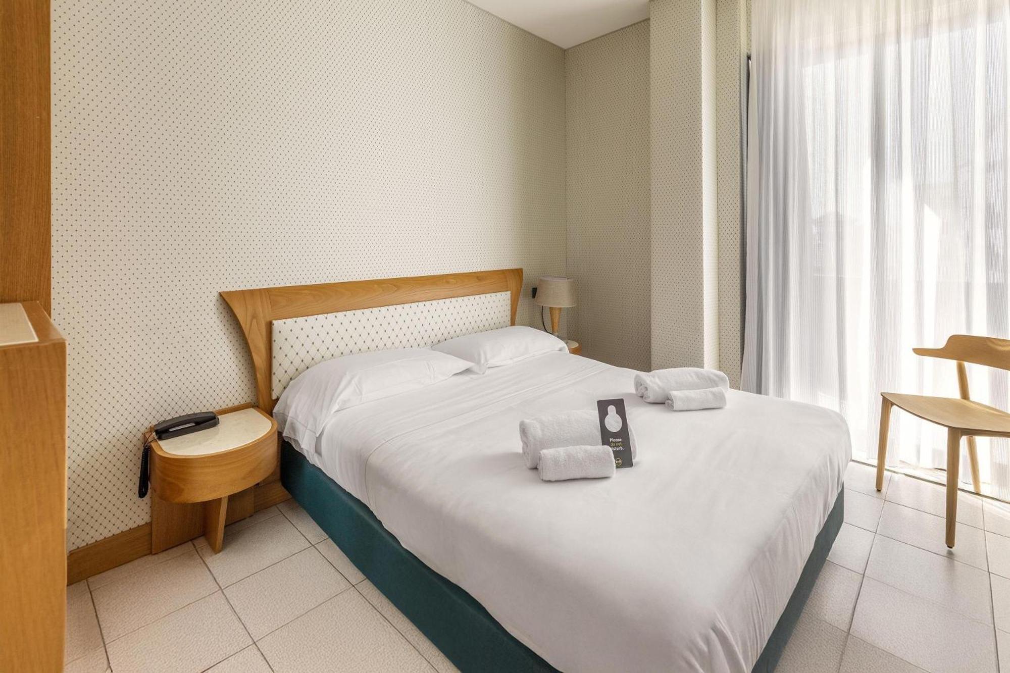 Standard Double Room,1742687517:JPEG