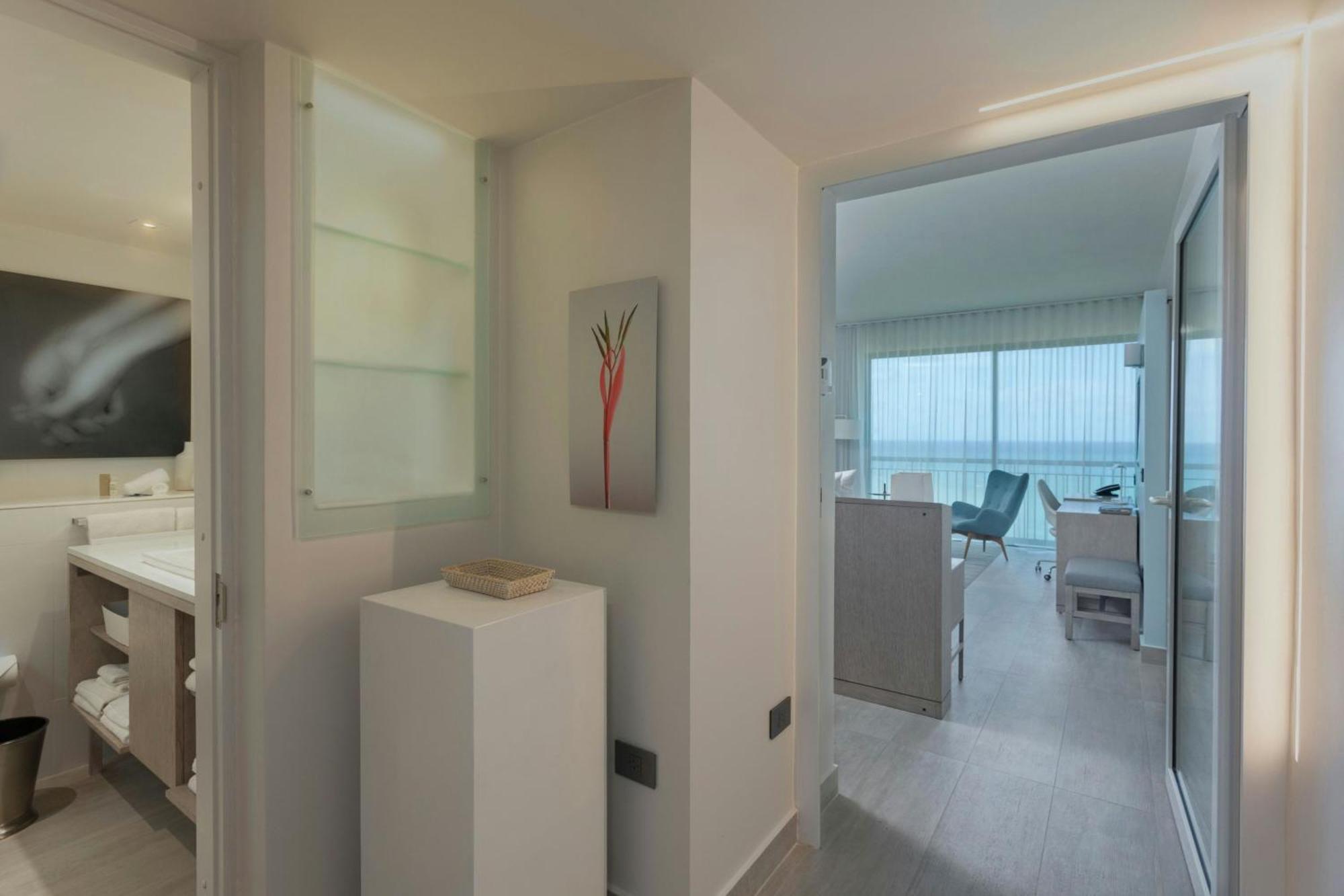 Deluxe King Room Ocean View