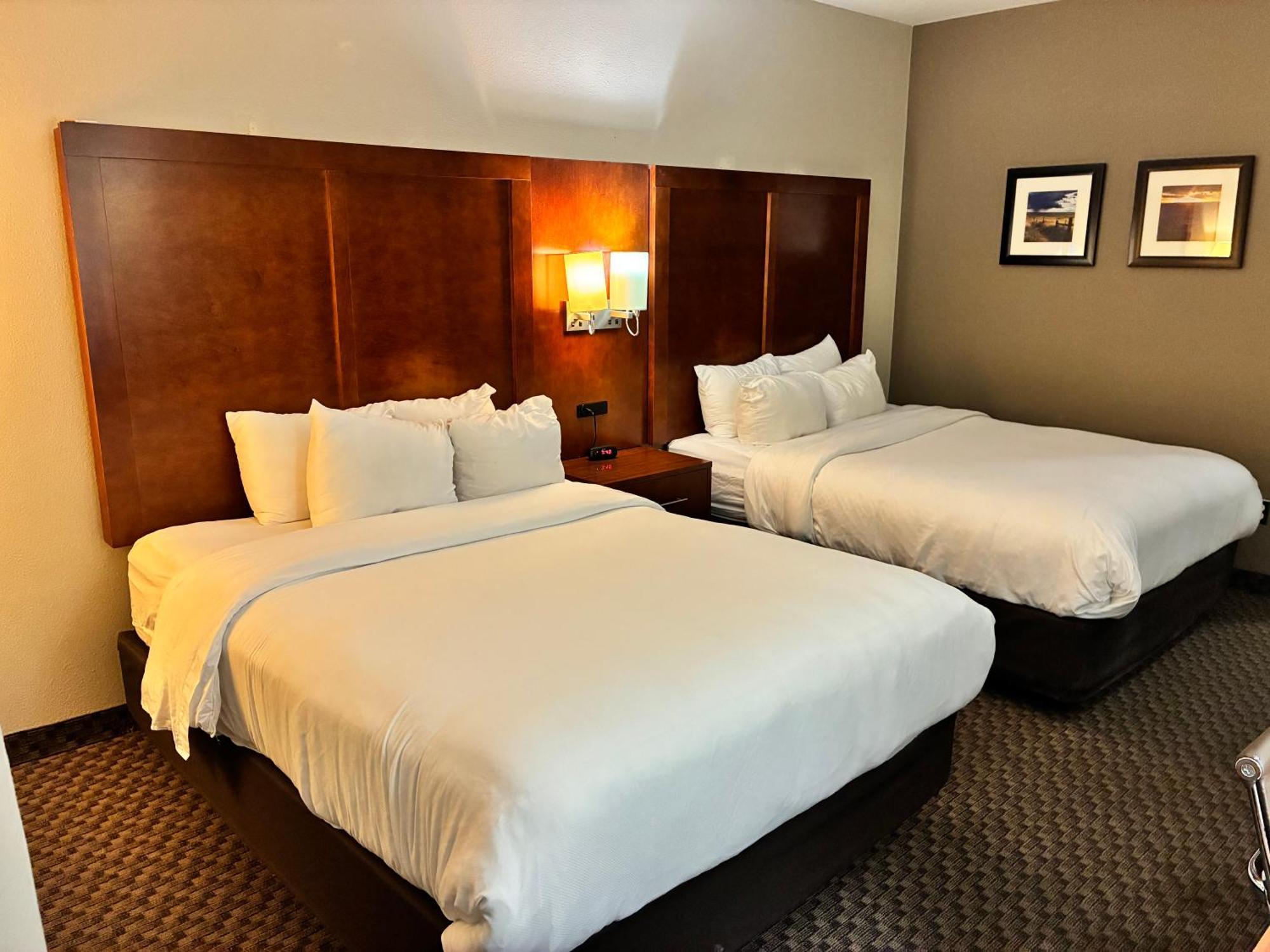 Queen Room Two Queen Beds Non-Smoking
