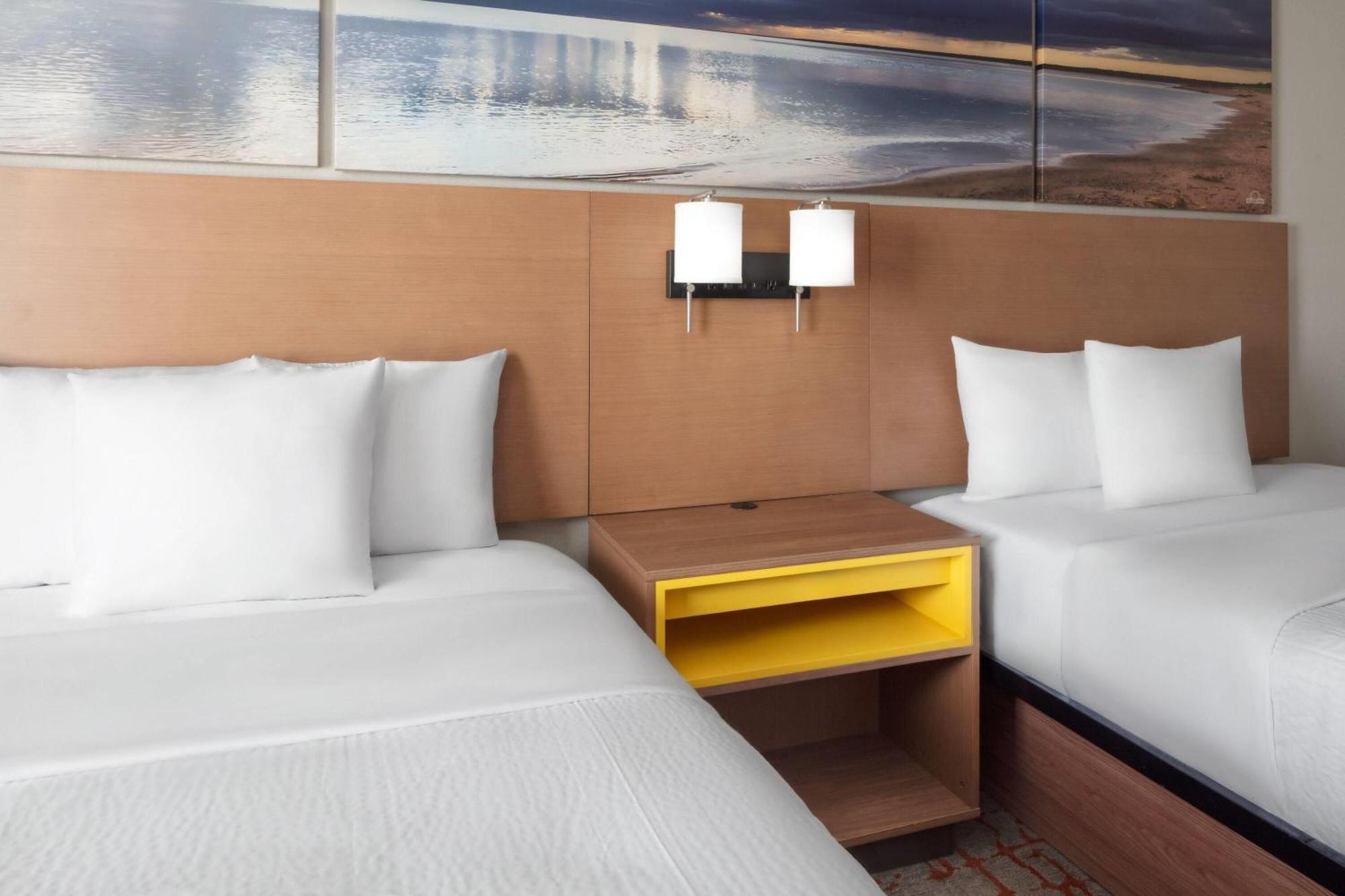 Queen Room Two Queen Beds Non-Smoking