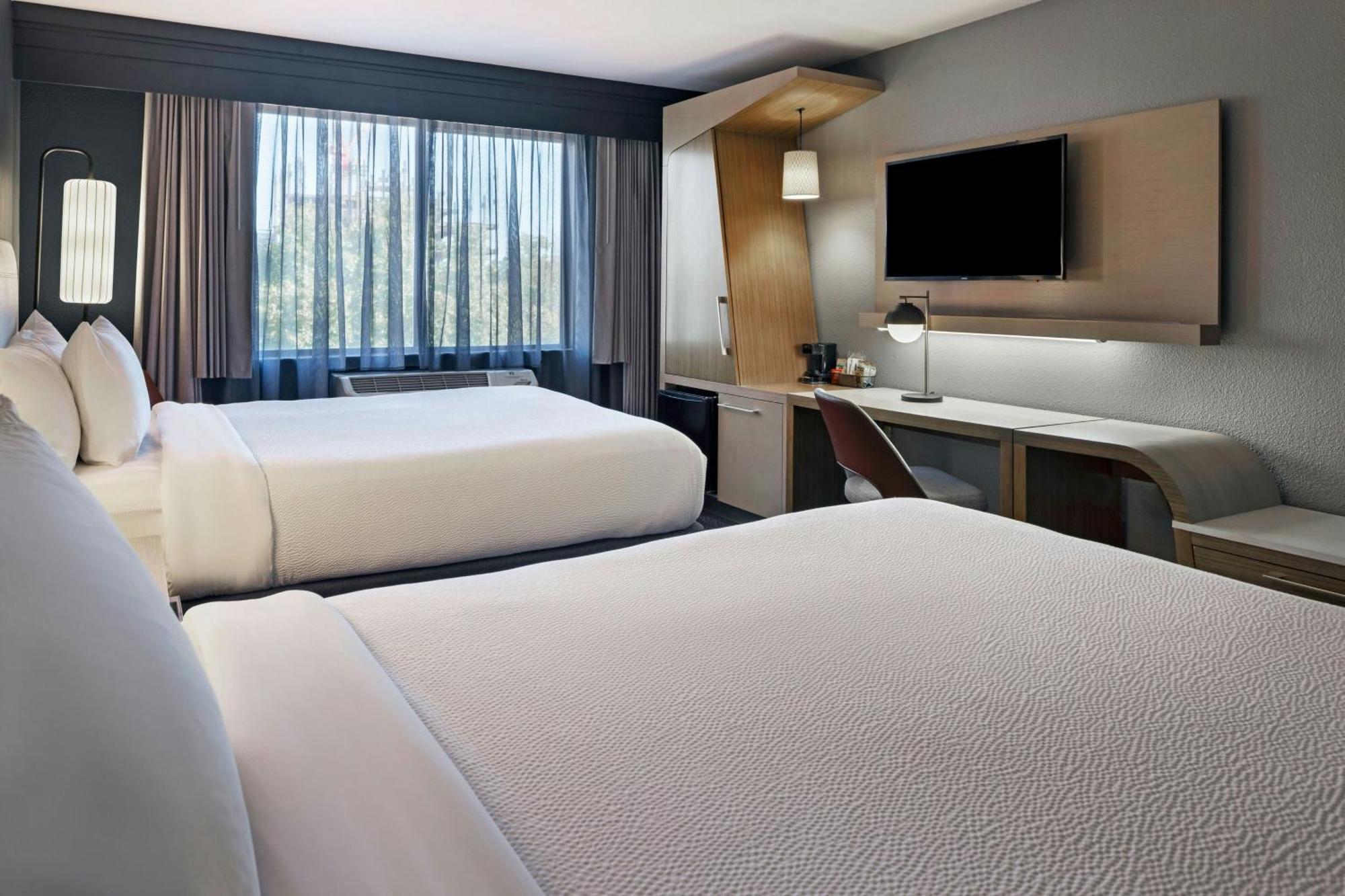 Queen Room Two Queen Beds Hearing Accessible