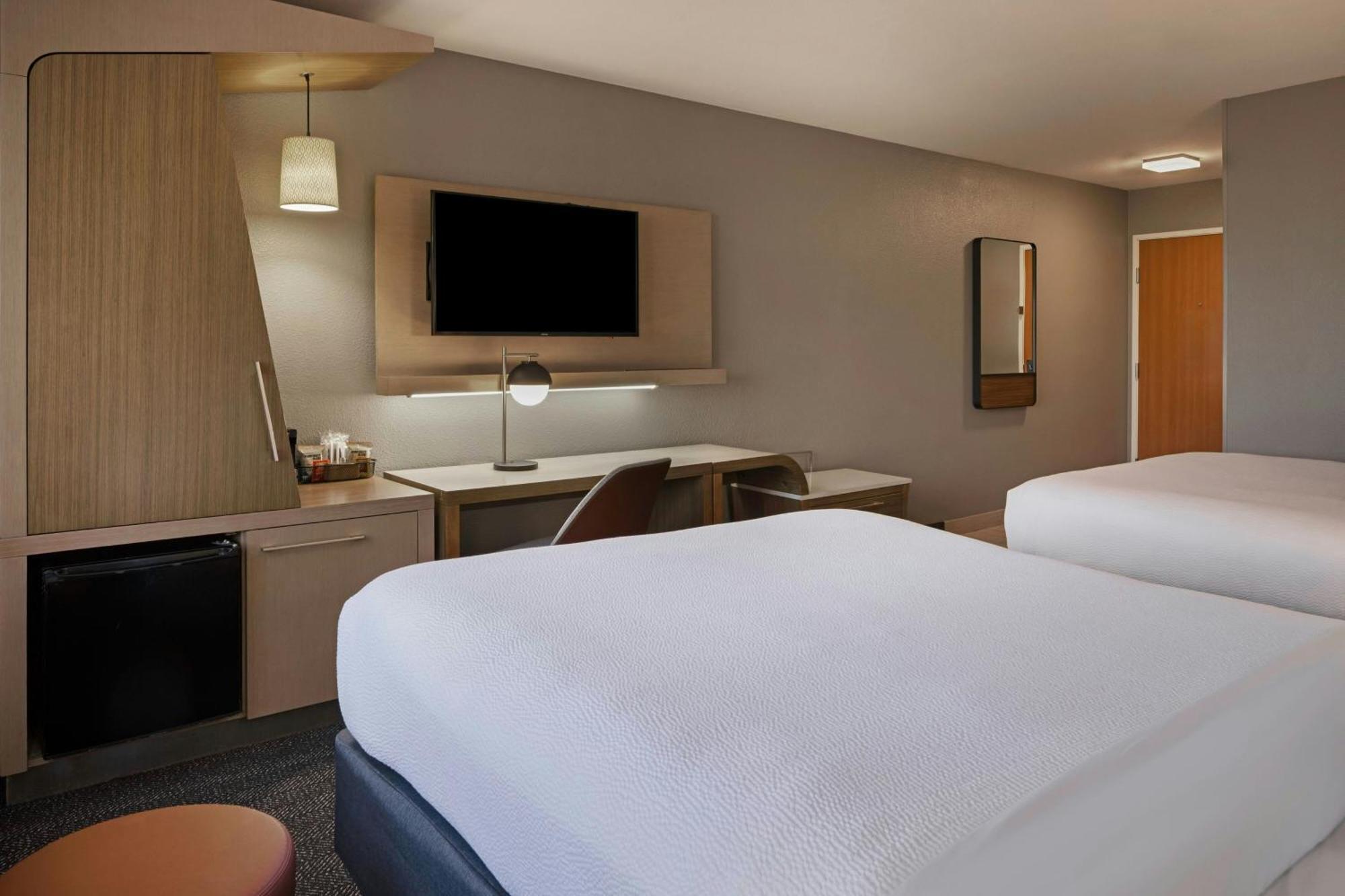 Queen Room Two Queen Beds Hearing Accessible