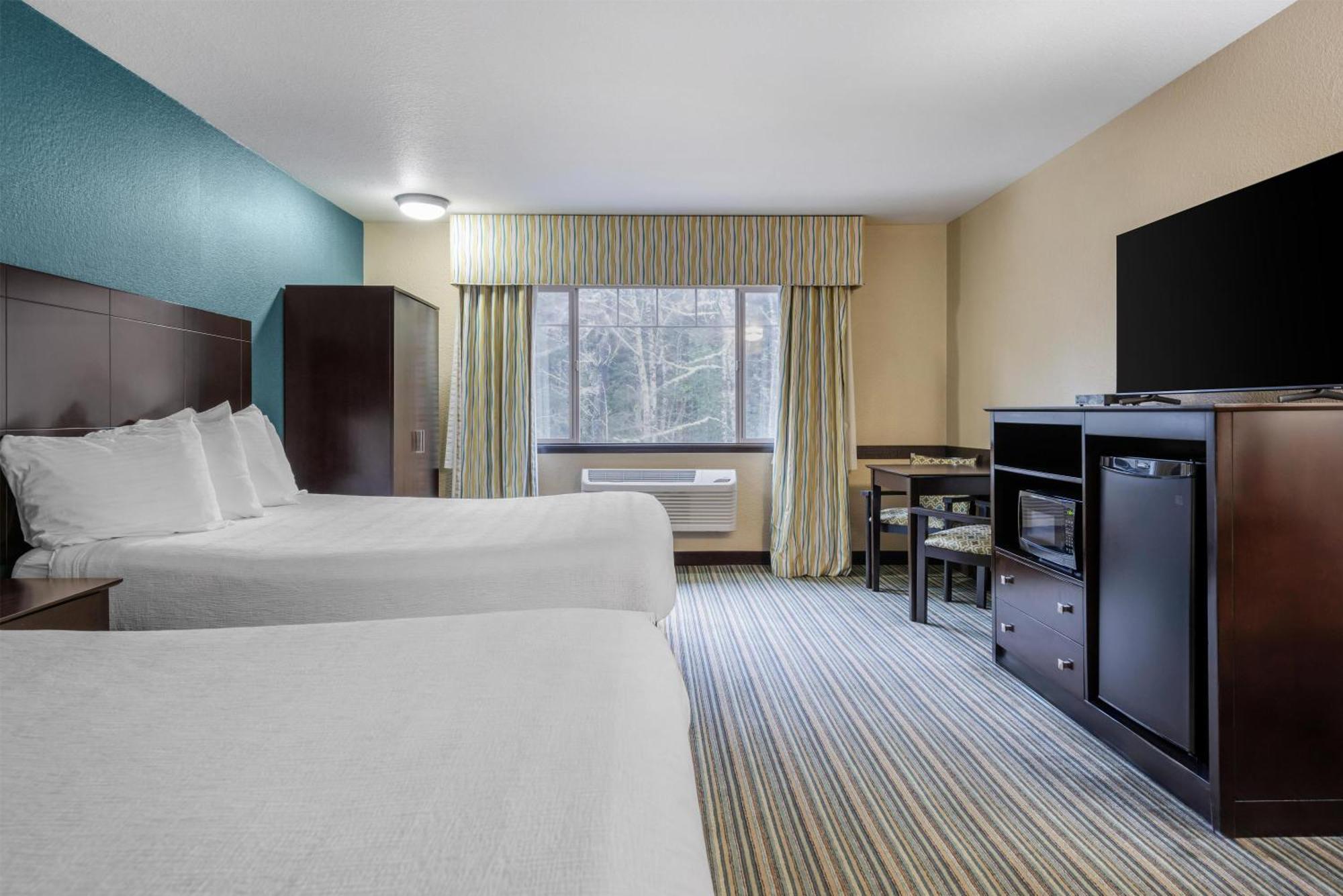 Queen Room Two Queen Beds Non-Smoking