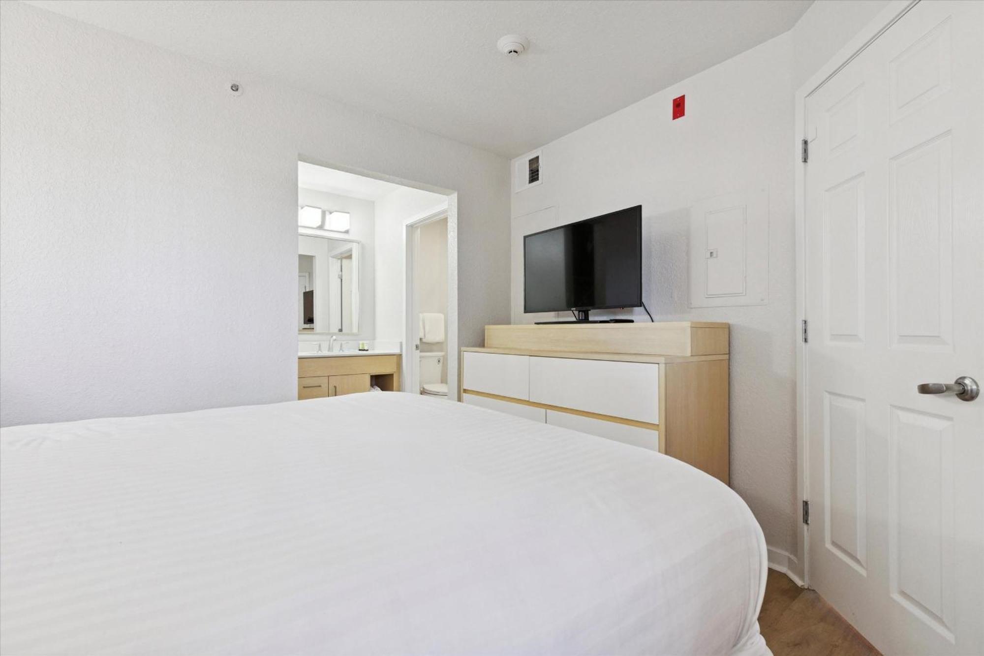 One Bedroom King Suite