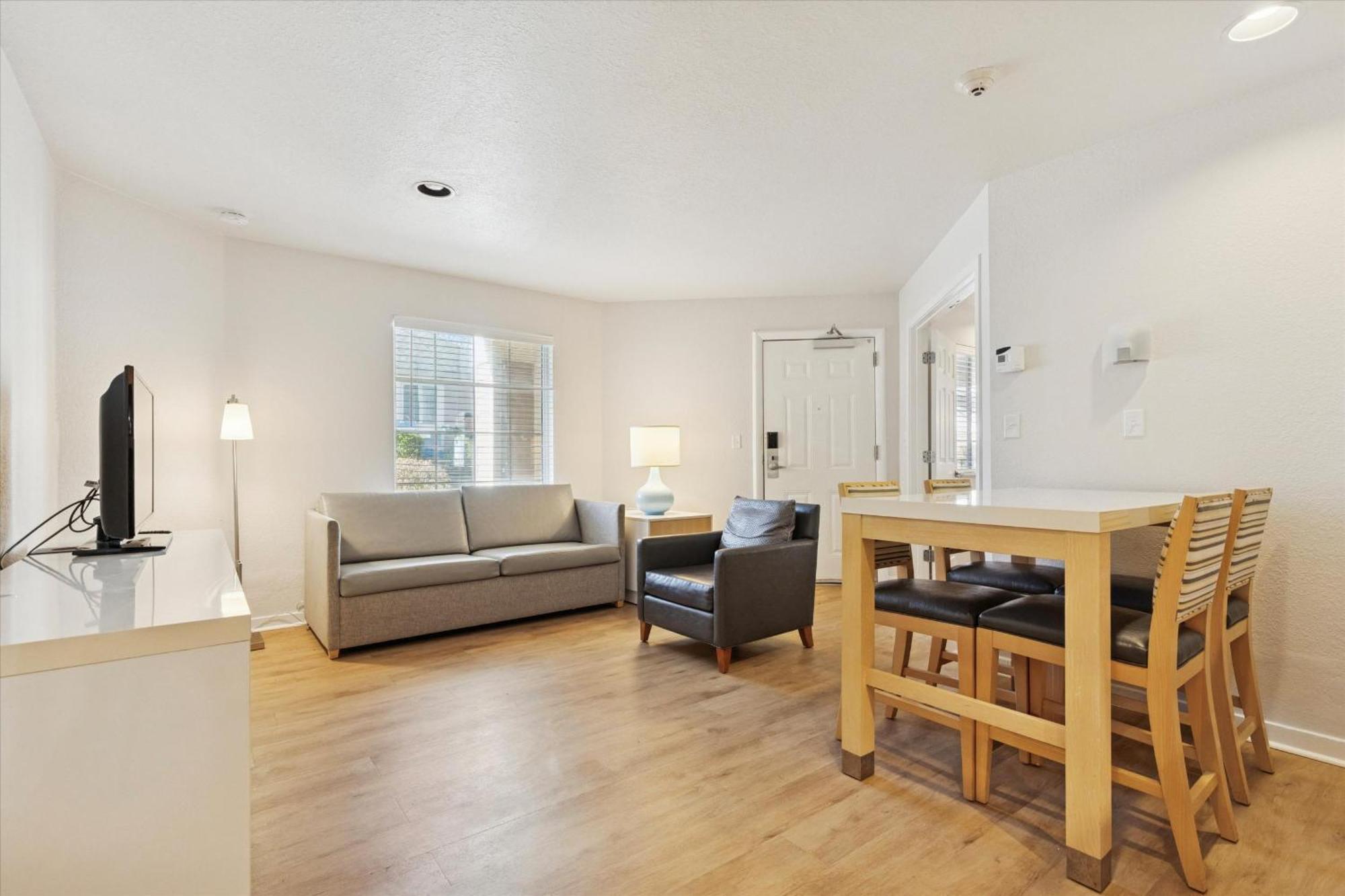 One Bedroom King Suite