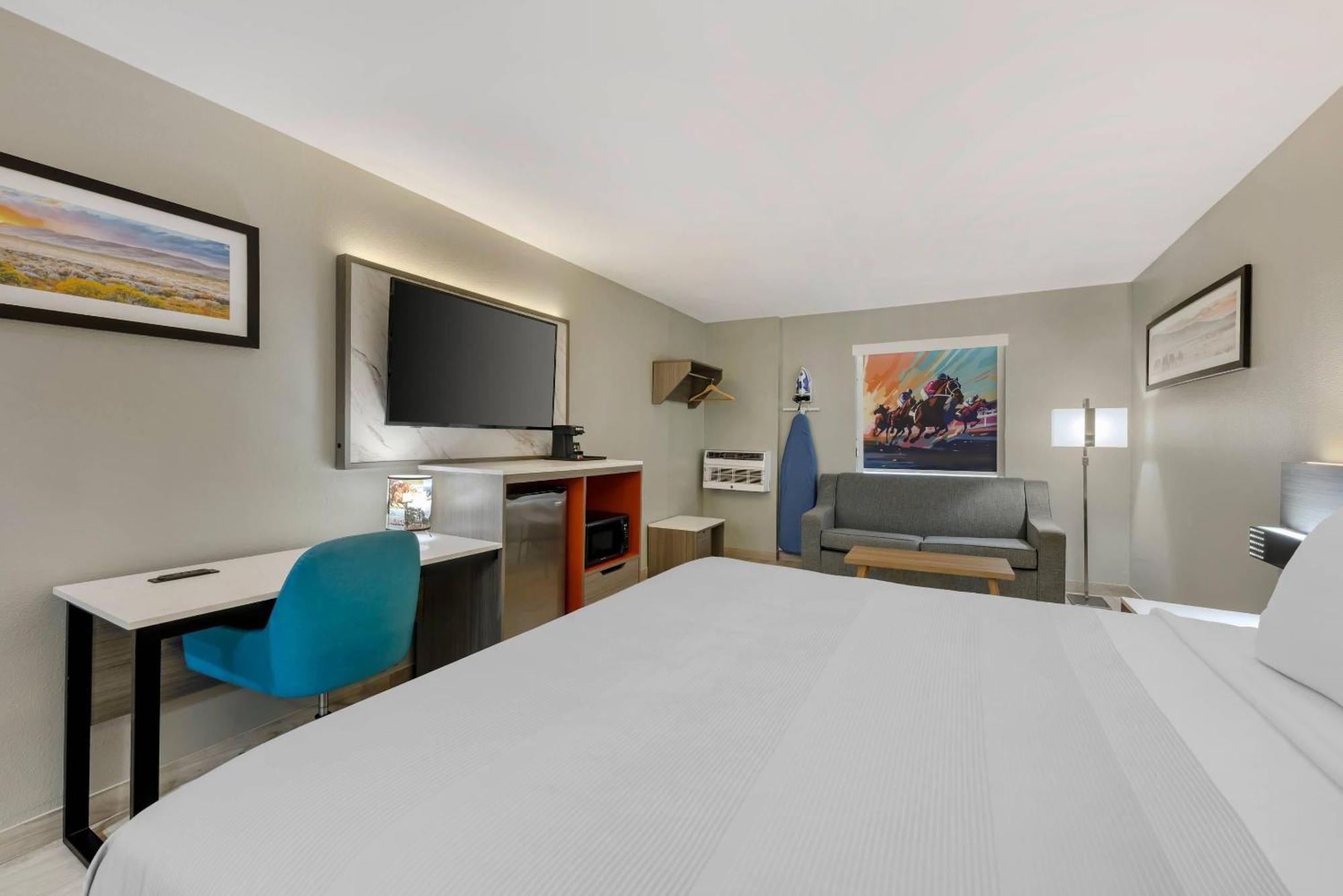 Superior King Suite Non-Smoking