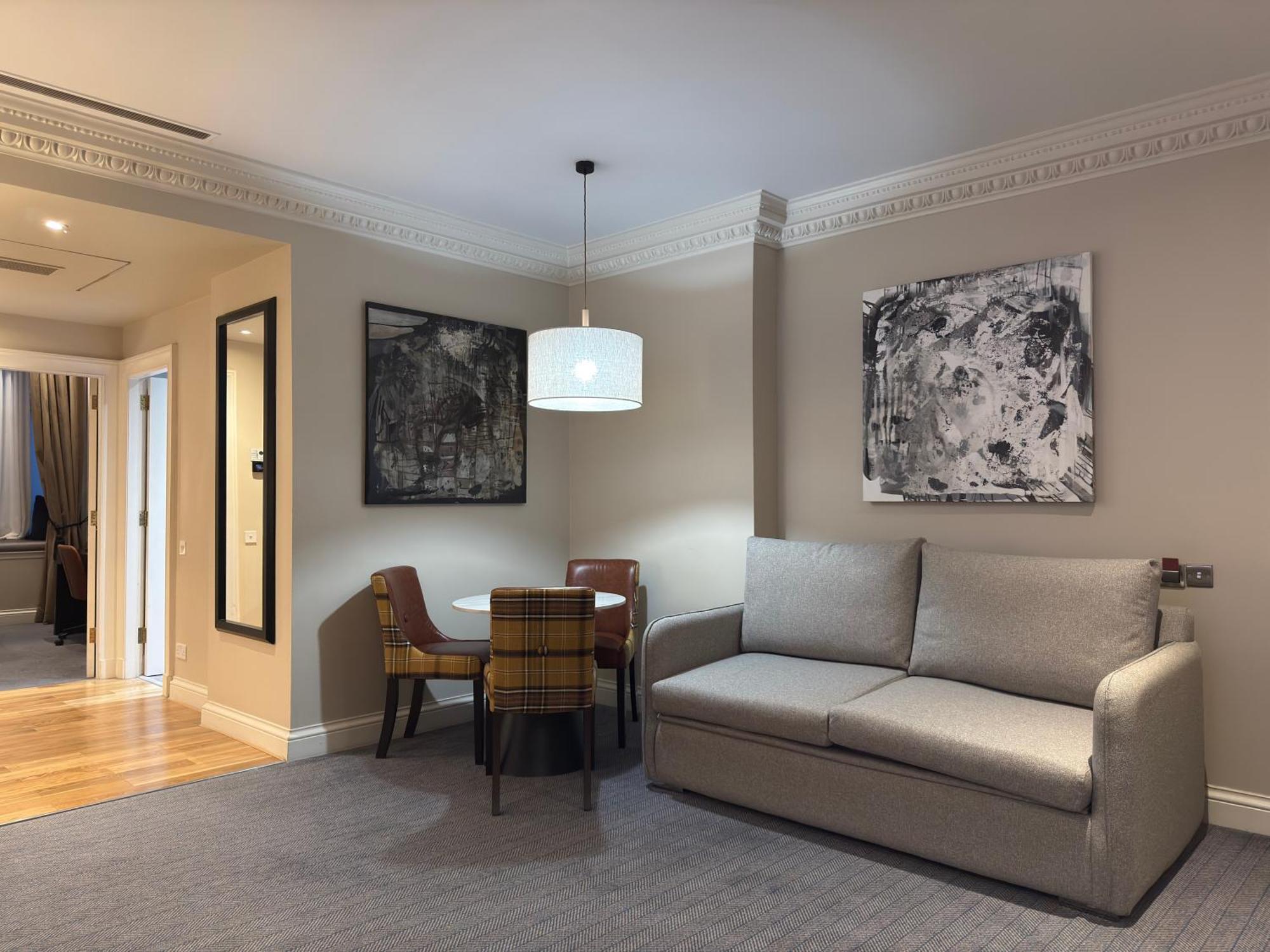 One-Bedroom Apartment