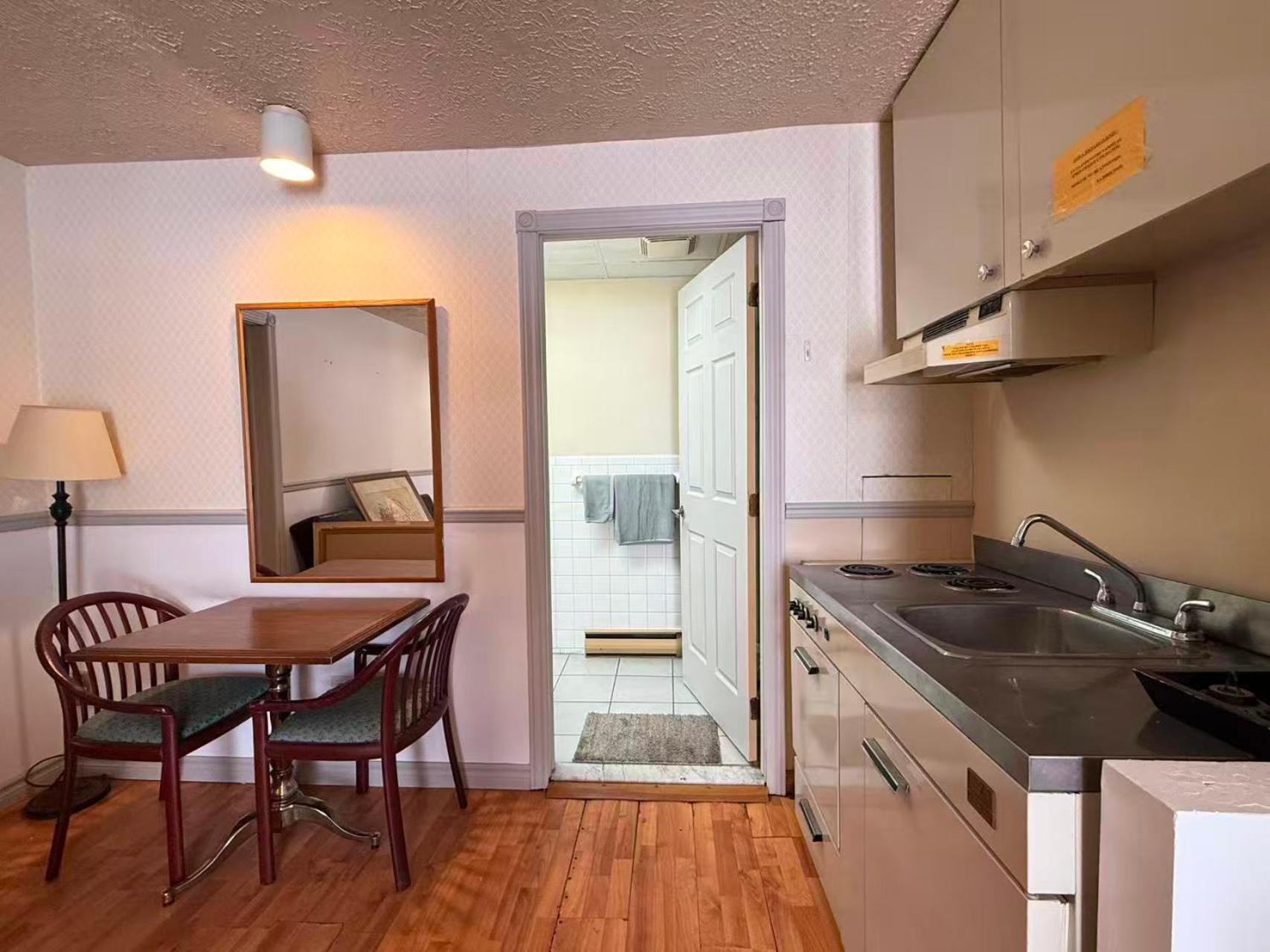 Studio Kitchenette