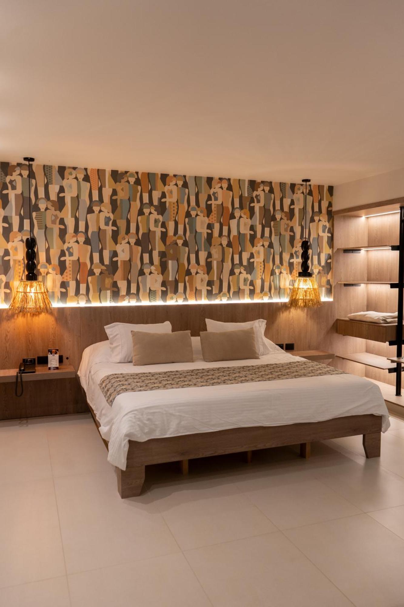 Deluxe Suite Spa Bath
