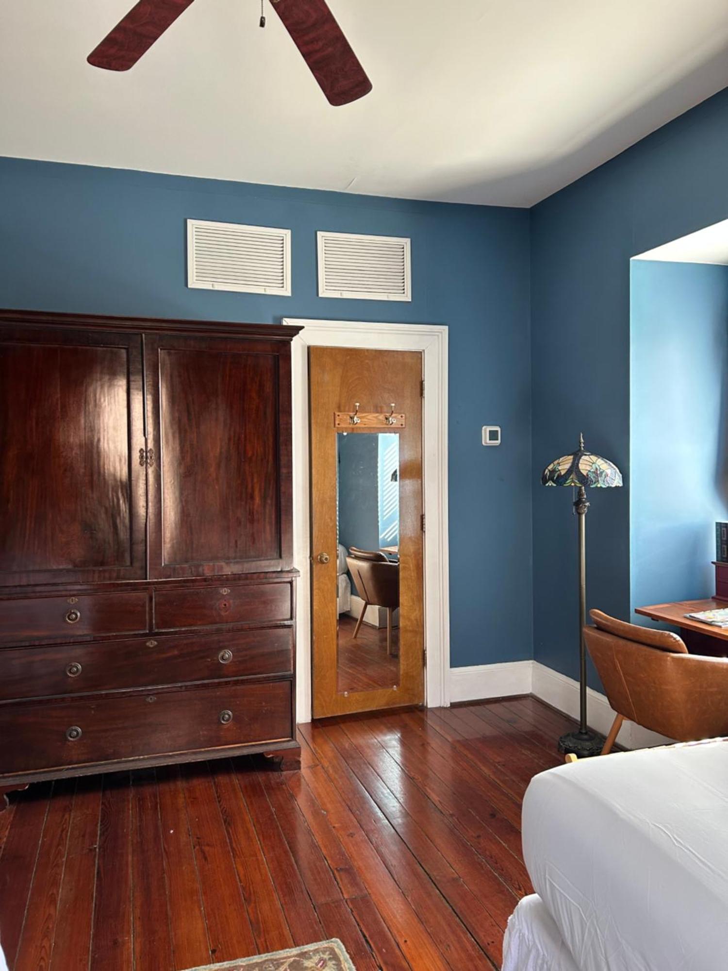 Double Queen Room