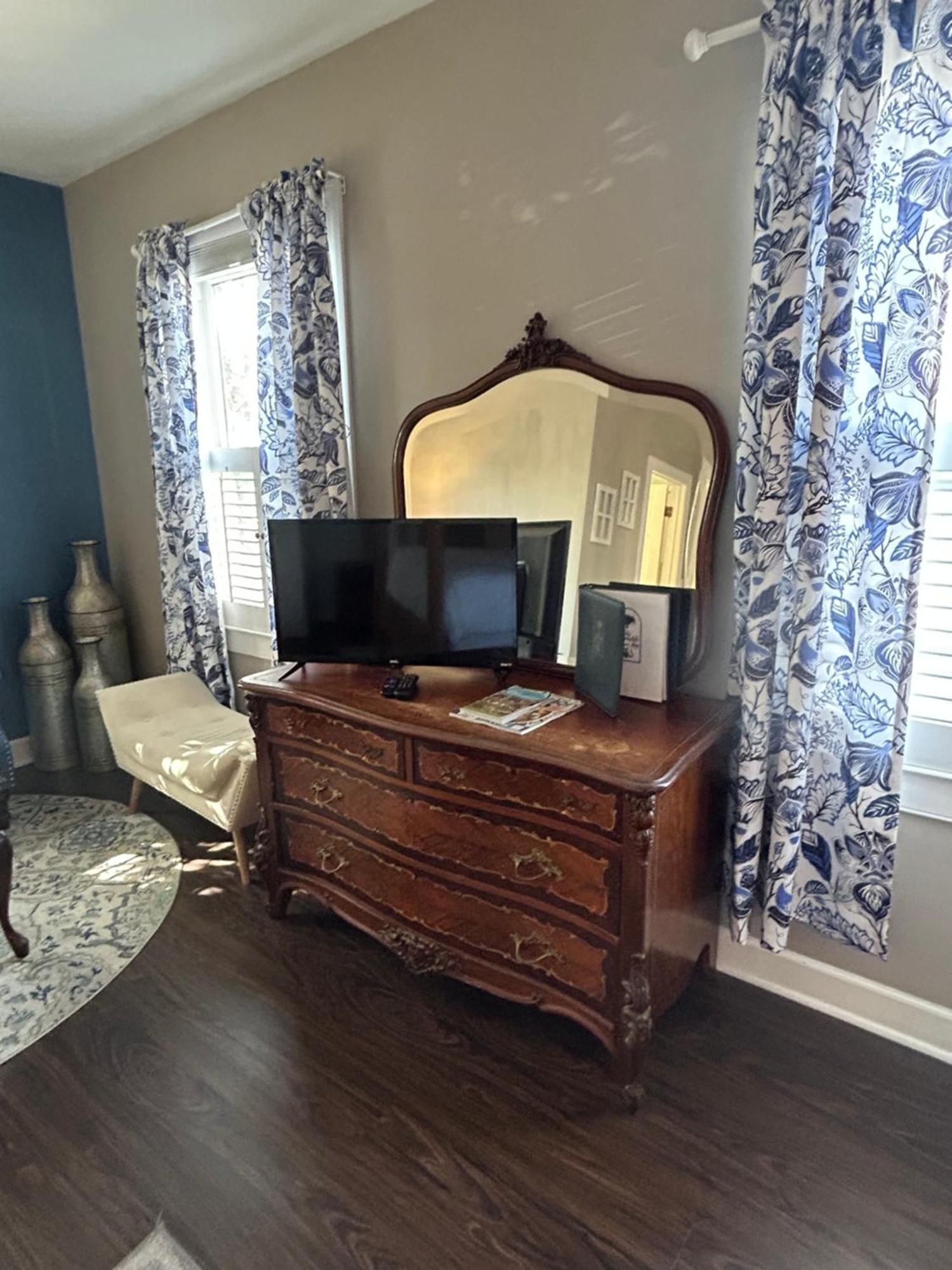 Carriage House Room