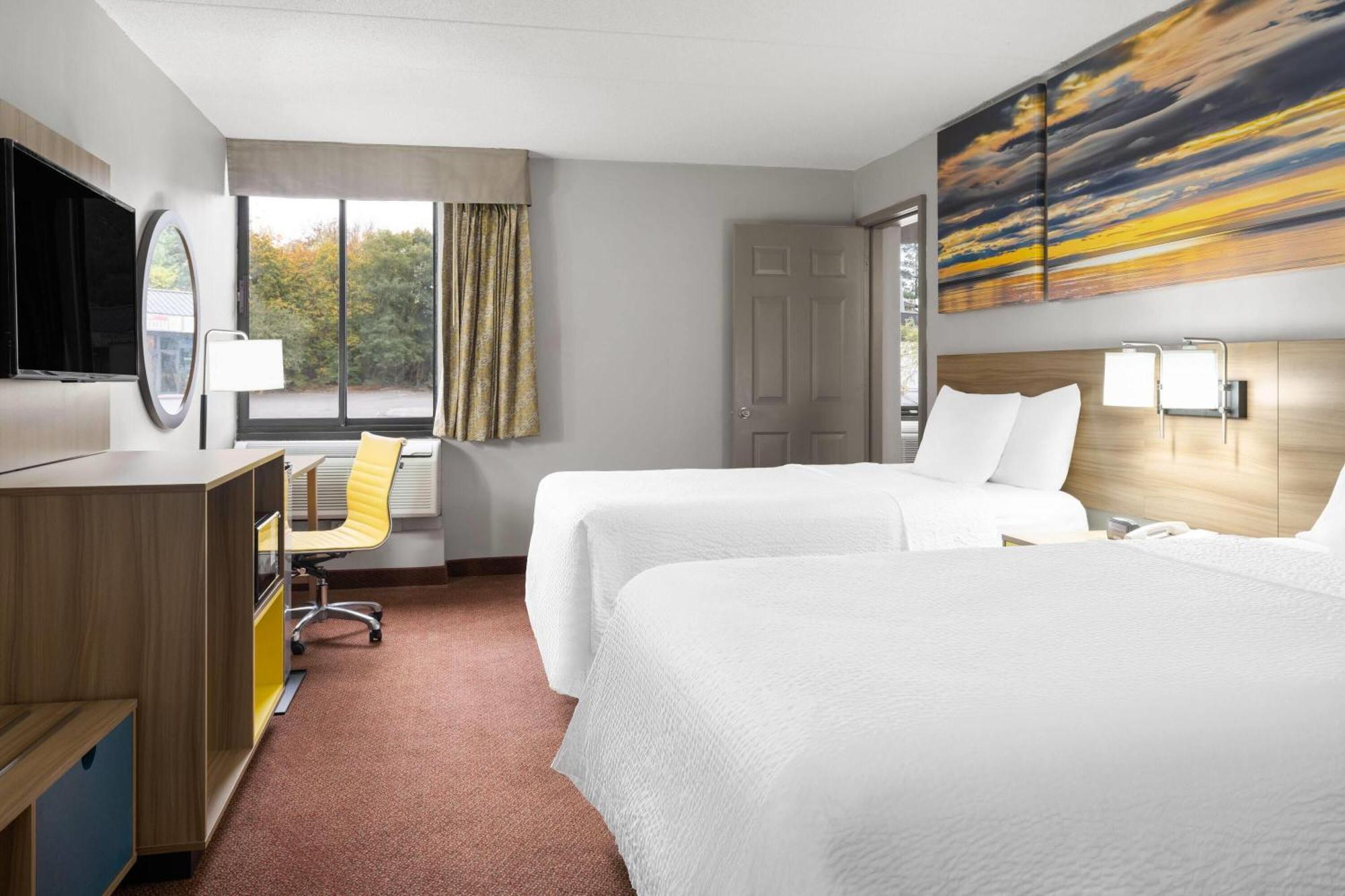One-Bedroom Suite Two Double Beds Non-Smoking