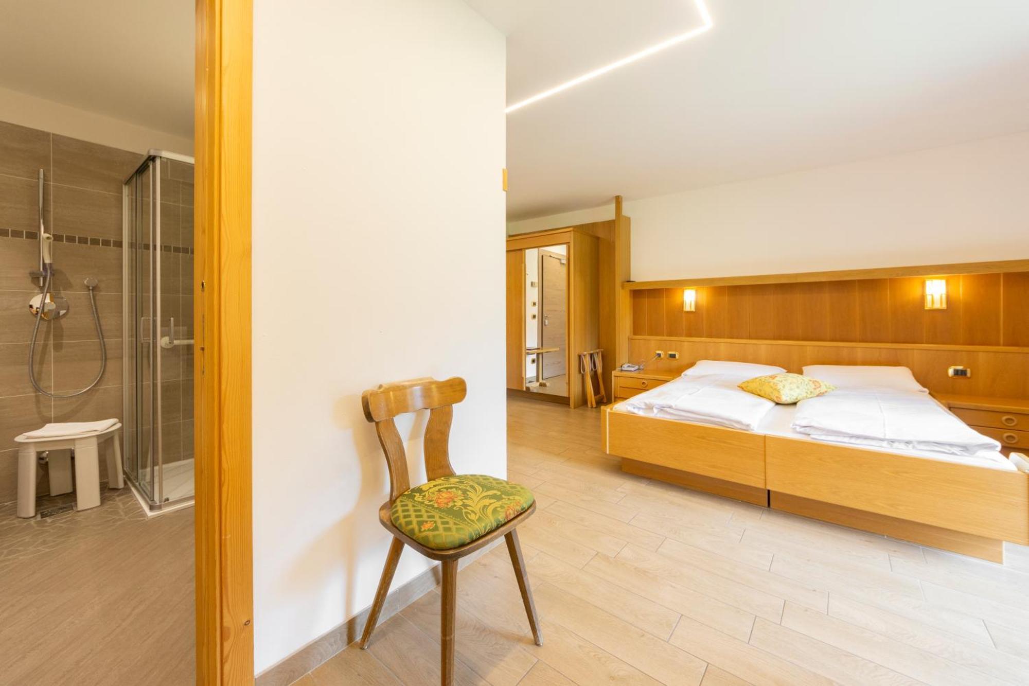 Standard Triple Room,1742778631:JPEG