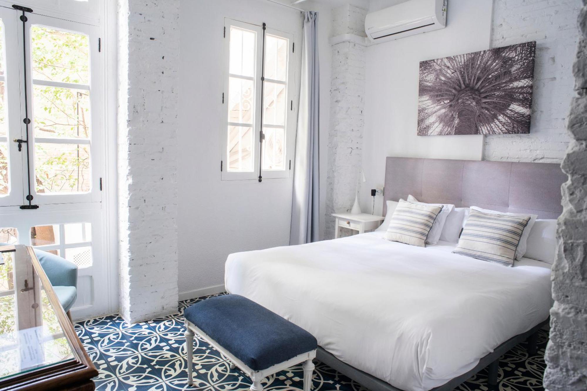 Double Room Private Bathroom