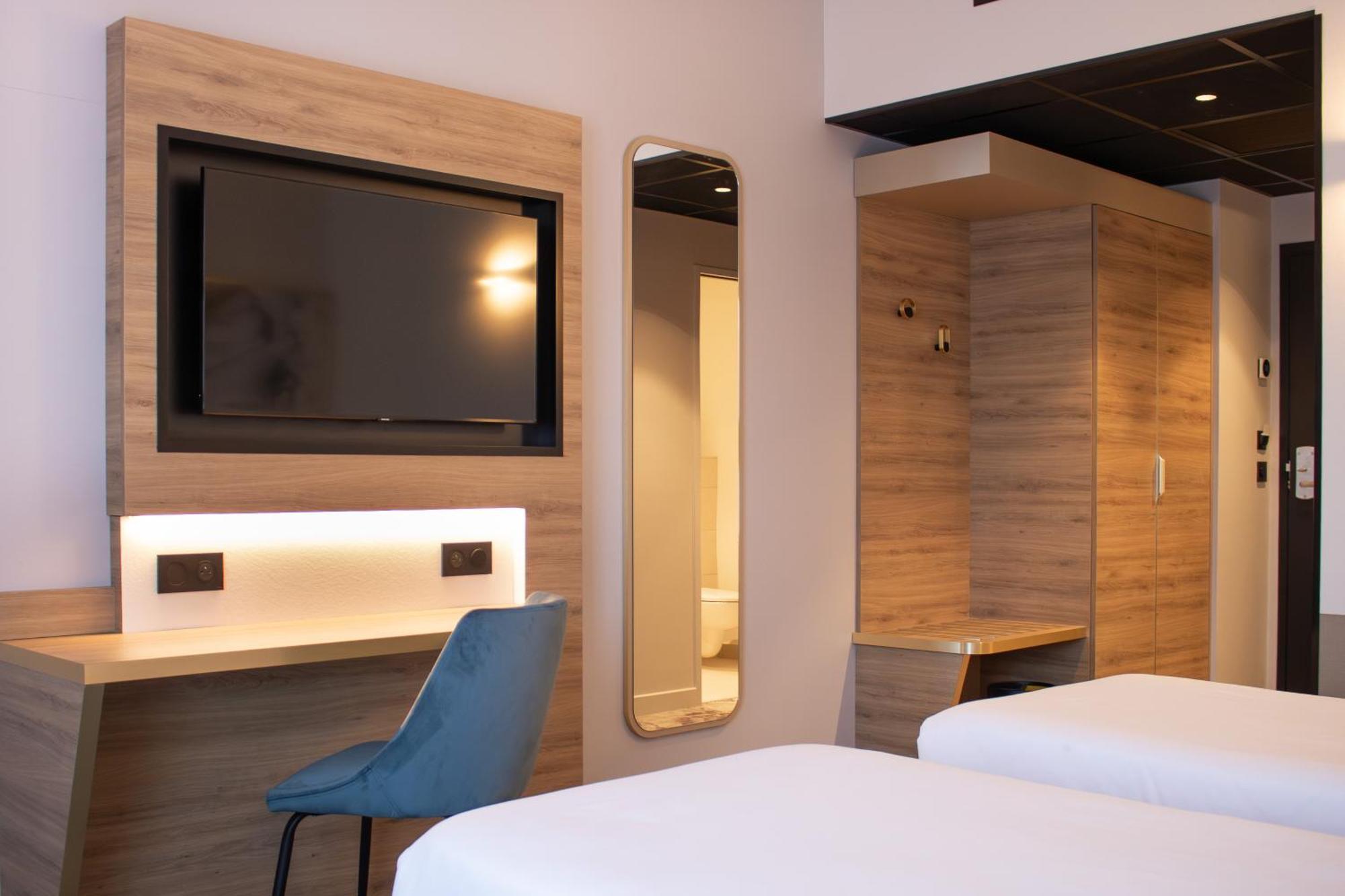 Twin Room,1742784508:JPEG