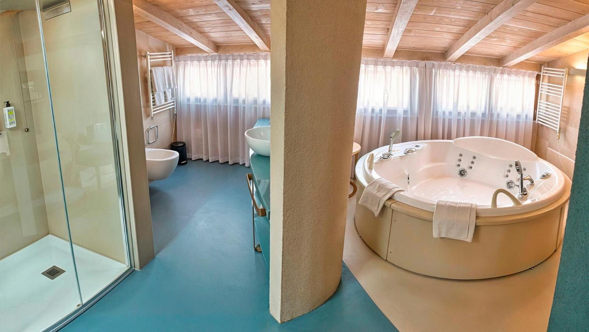 Deluxe Double Room Spa Bath