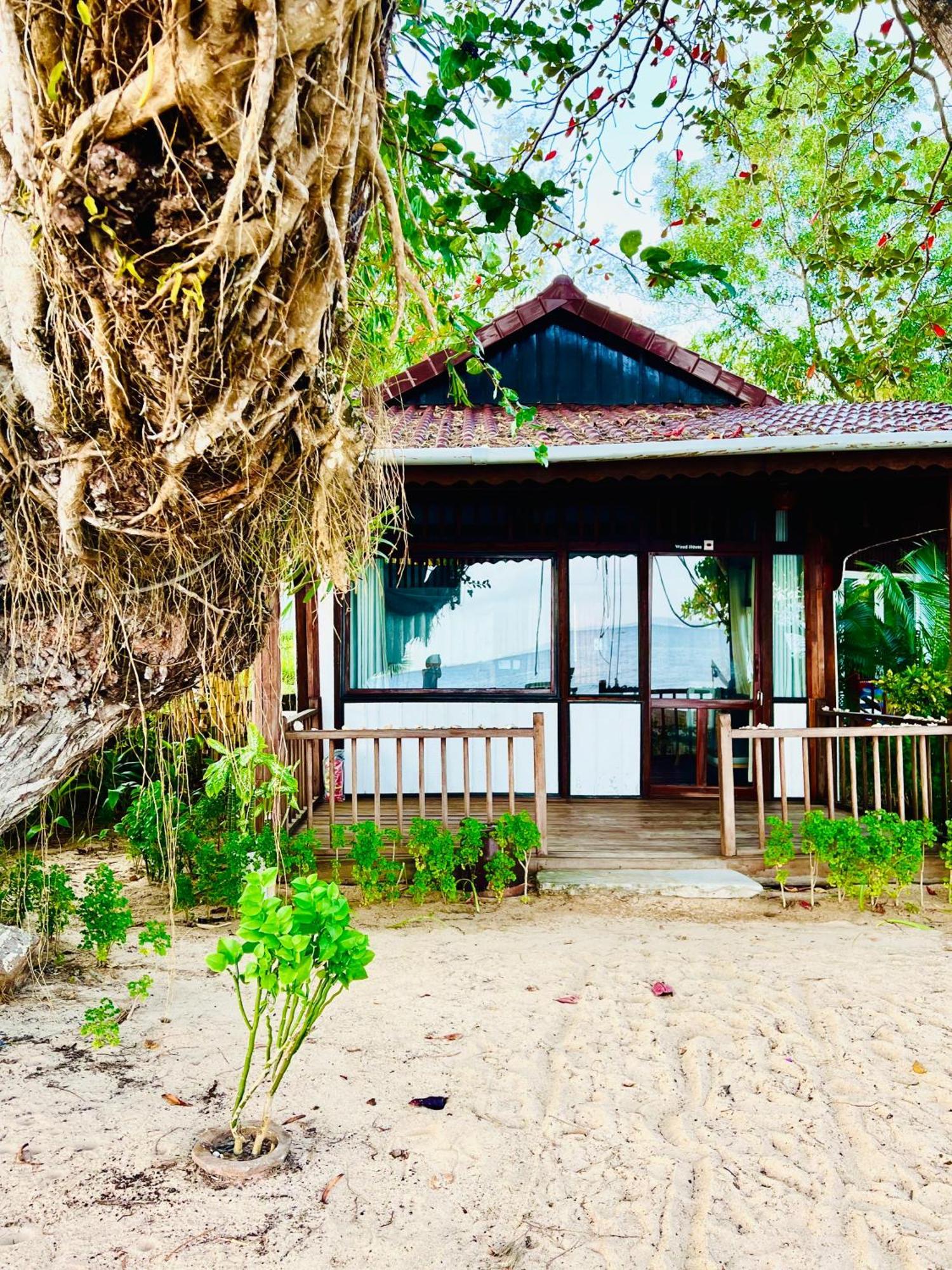Bungalow Beach Front