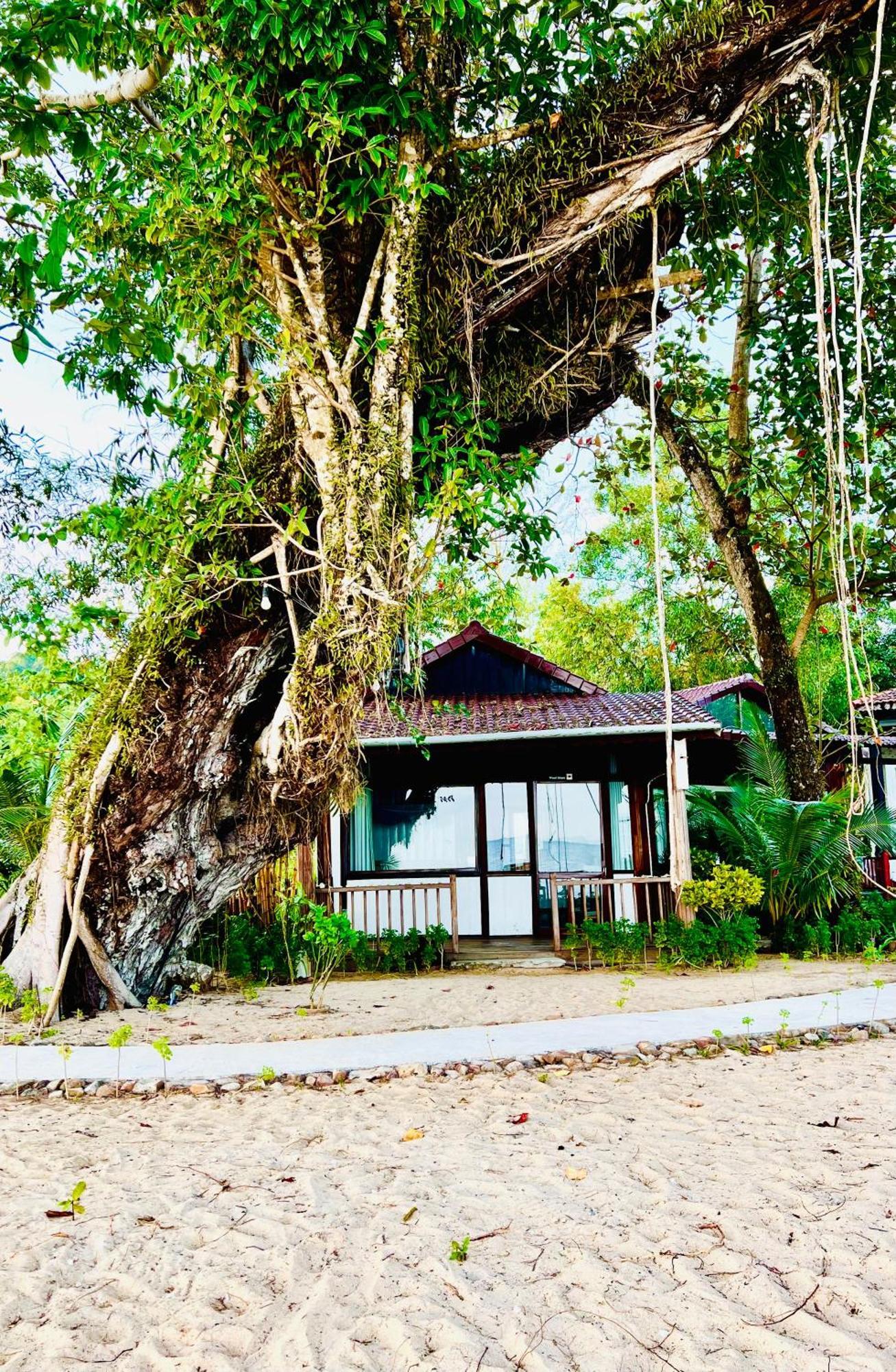 Bungalow Beach Front