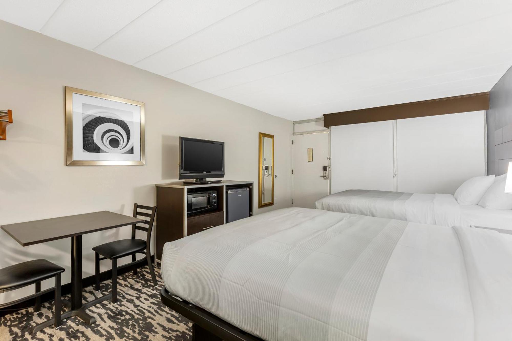 Queen Room with Two Queen Beds - Accessible/Non-Smoking