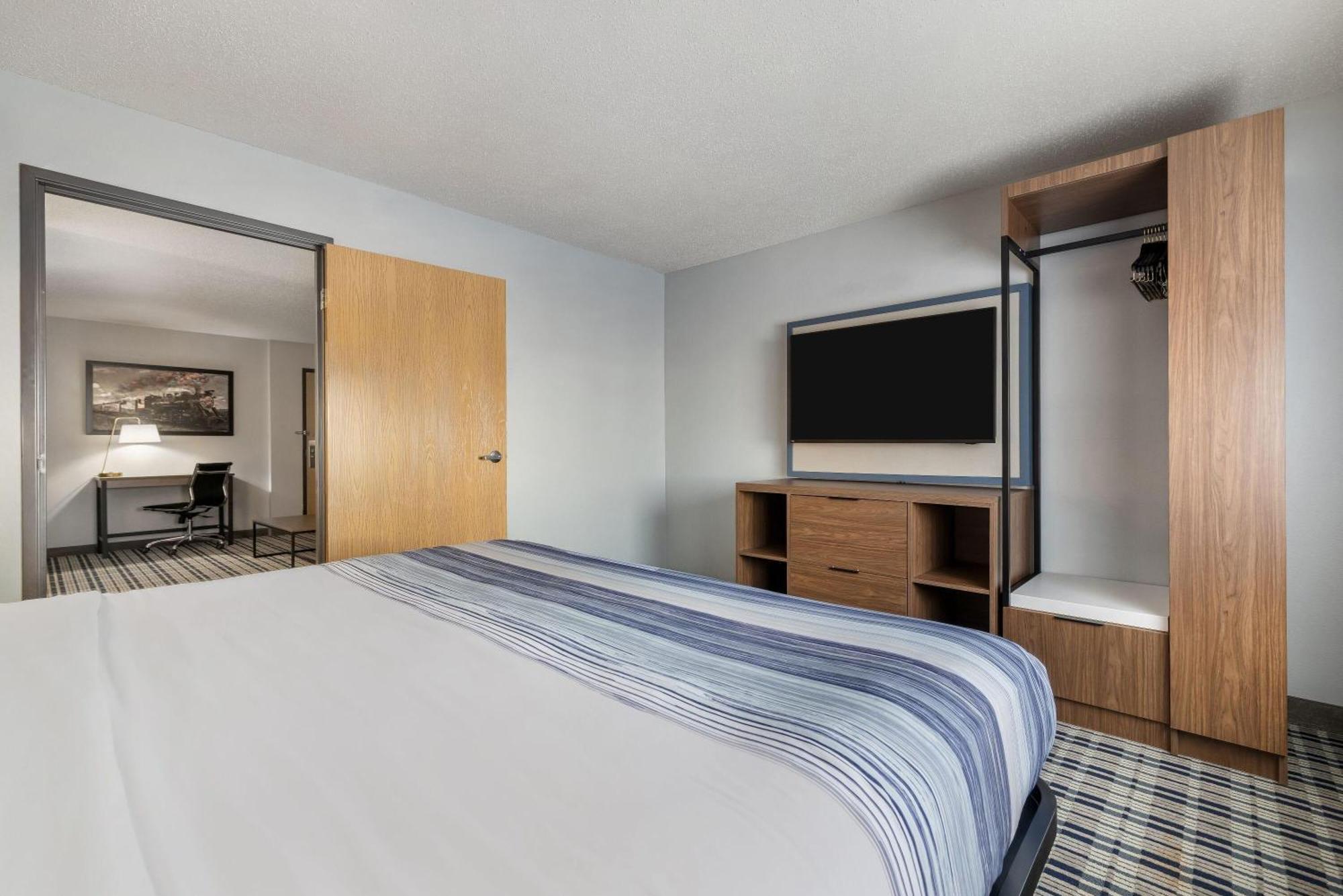 Premier King Suite Non-Smoking