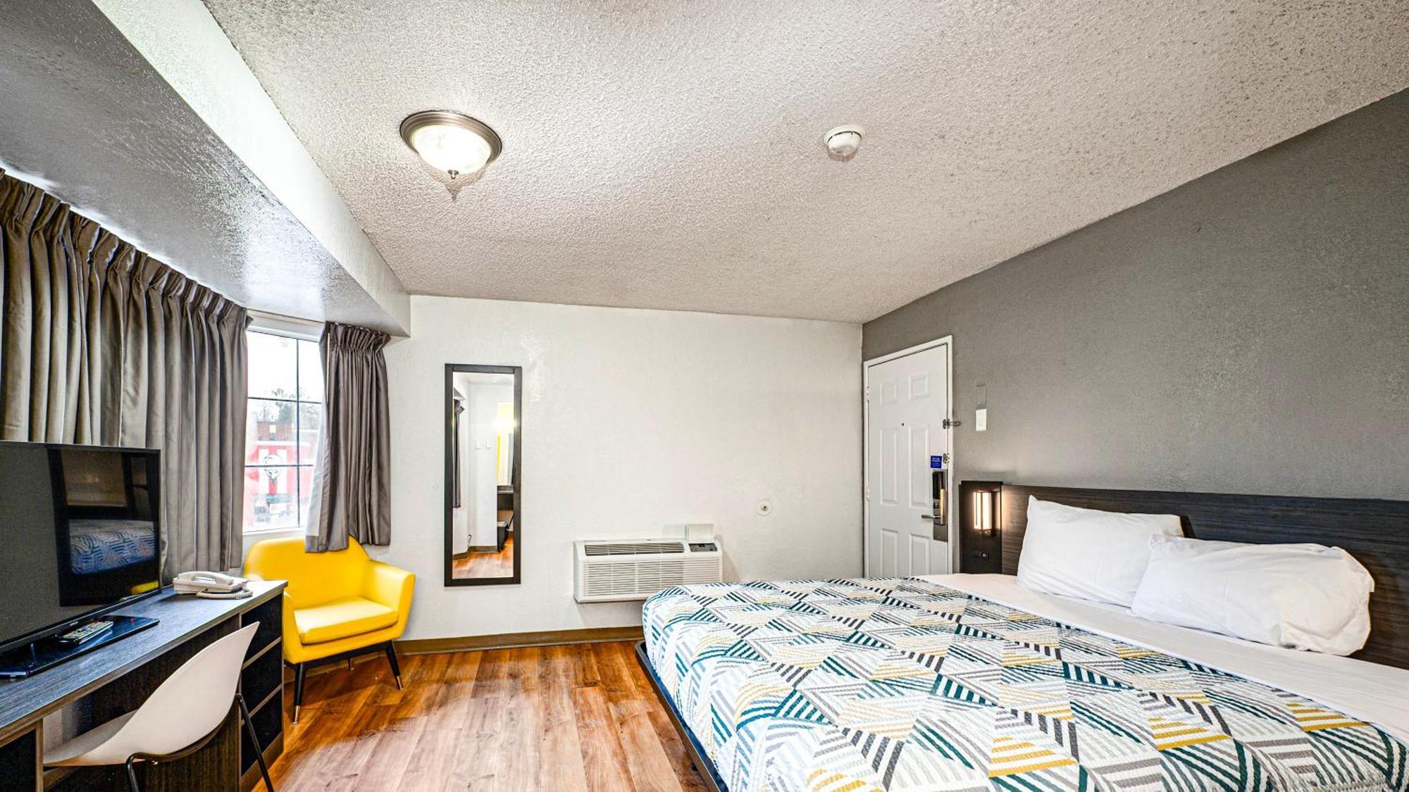 Deluxe Double Room Smoking