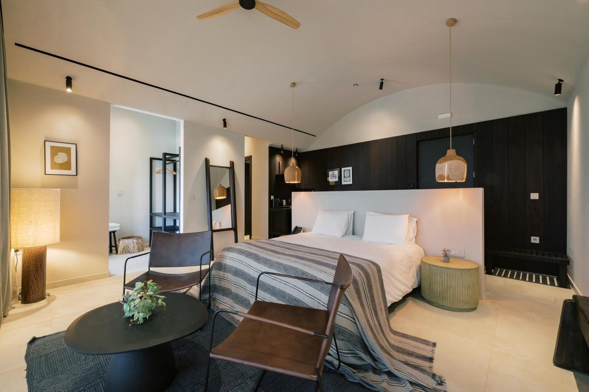 Penthouse Suite Outdoor Jacuzzi