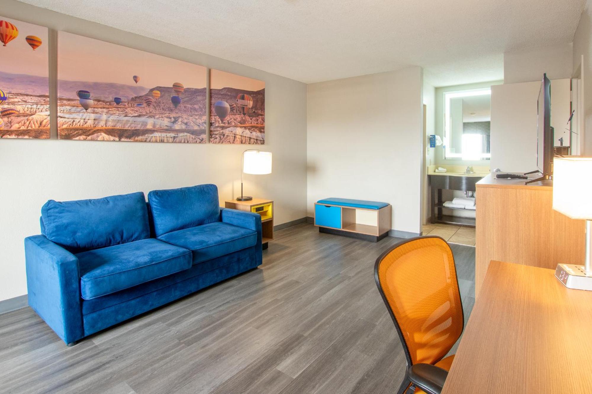 One-Bedroom King Suite Non-Smoking