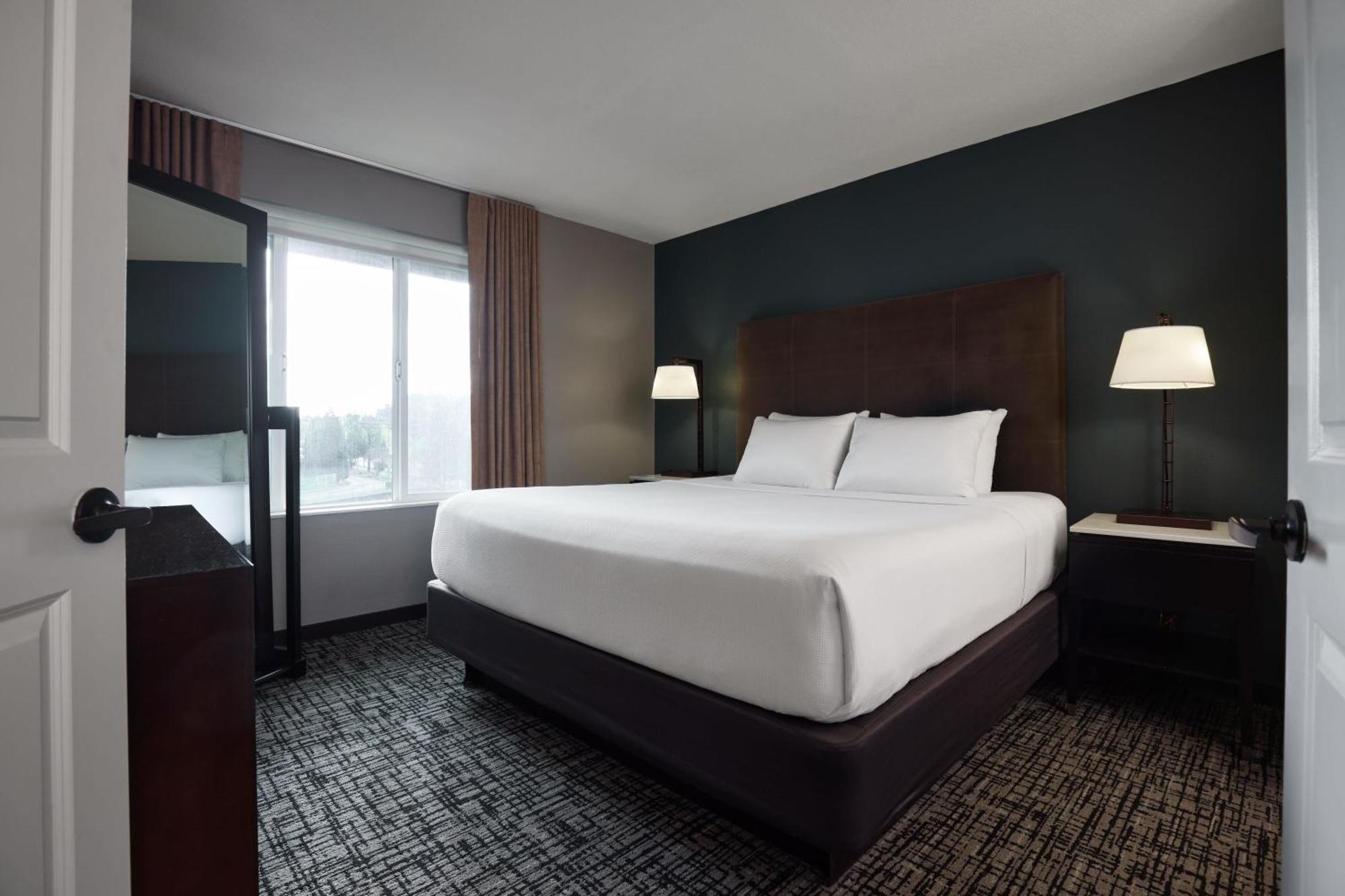 One-Bedroom King Suite