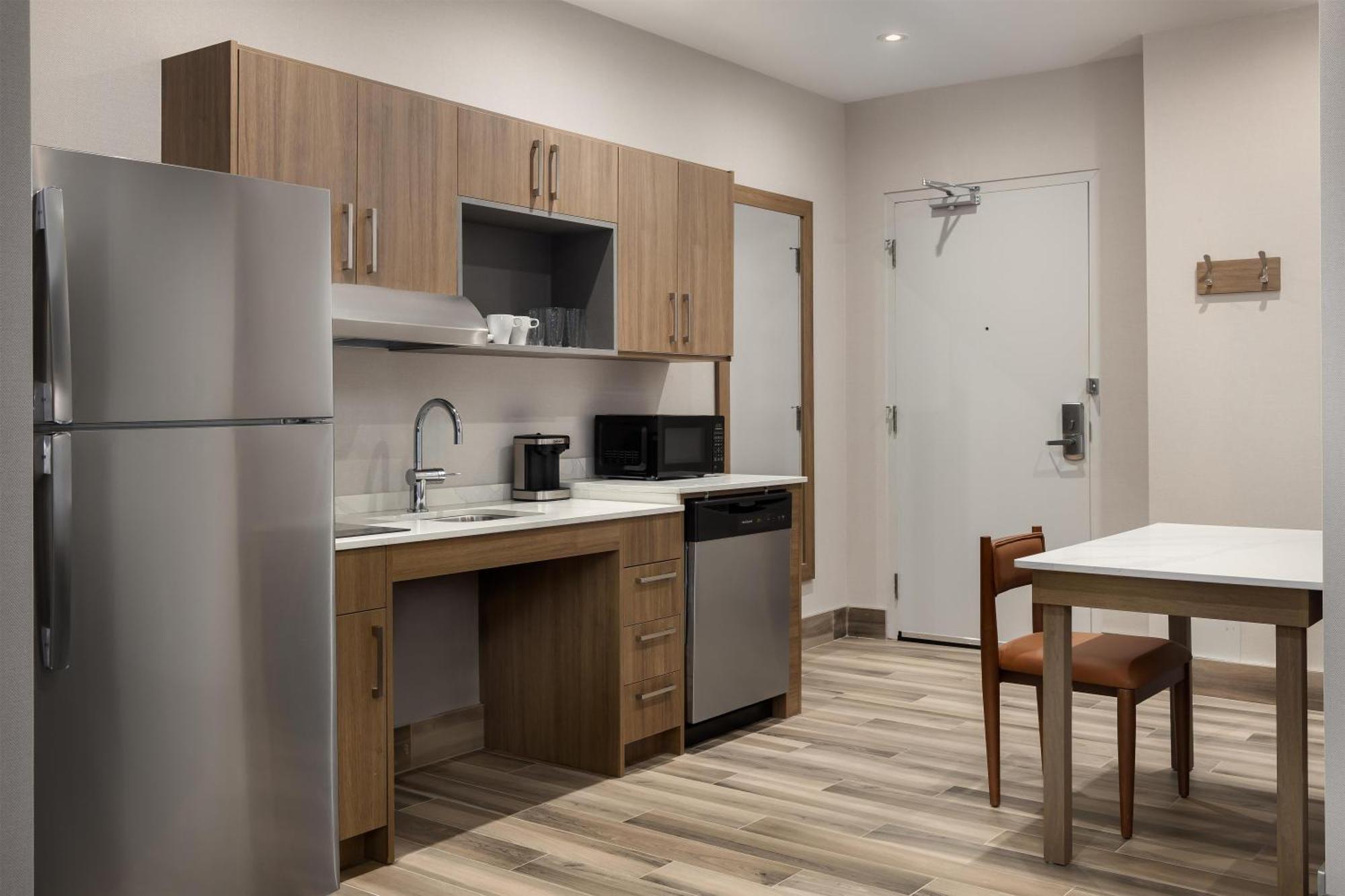 King Studio Suite - Hearing Access/Non-Smoking
