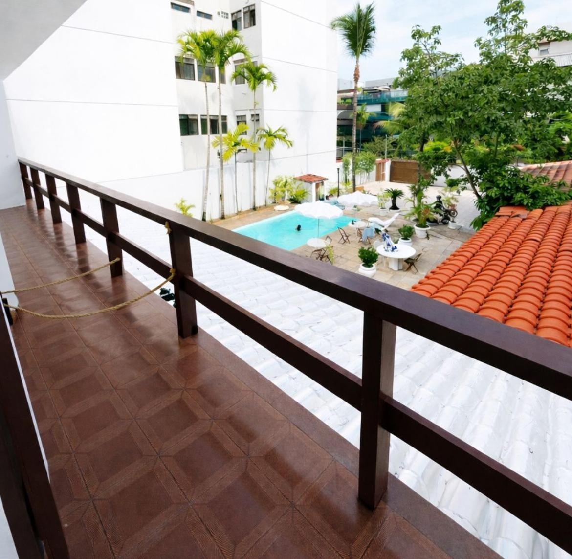 Queen Suite Pool View