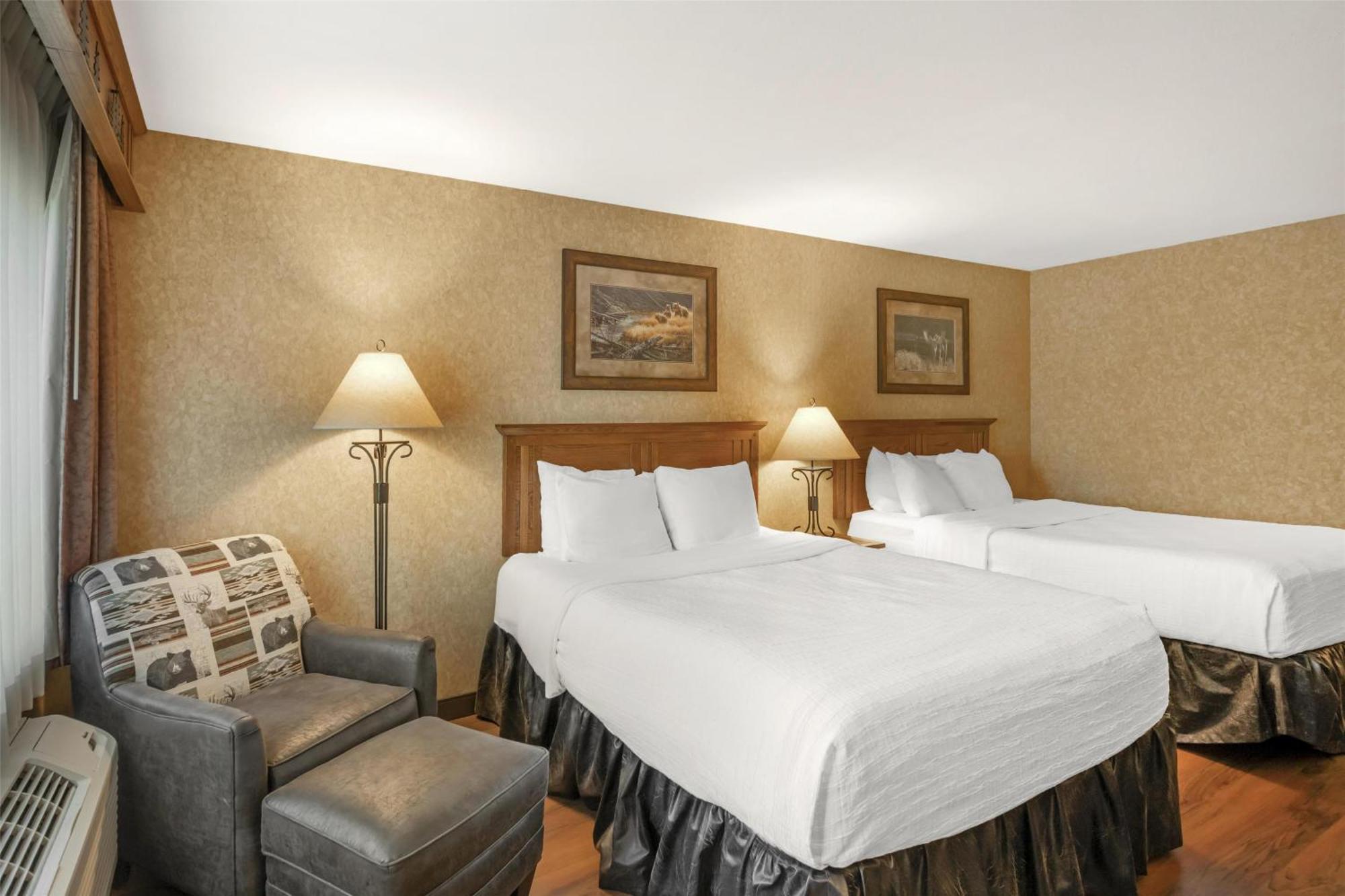 Queen Room Two Queen Beds Non-Smoking
