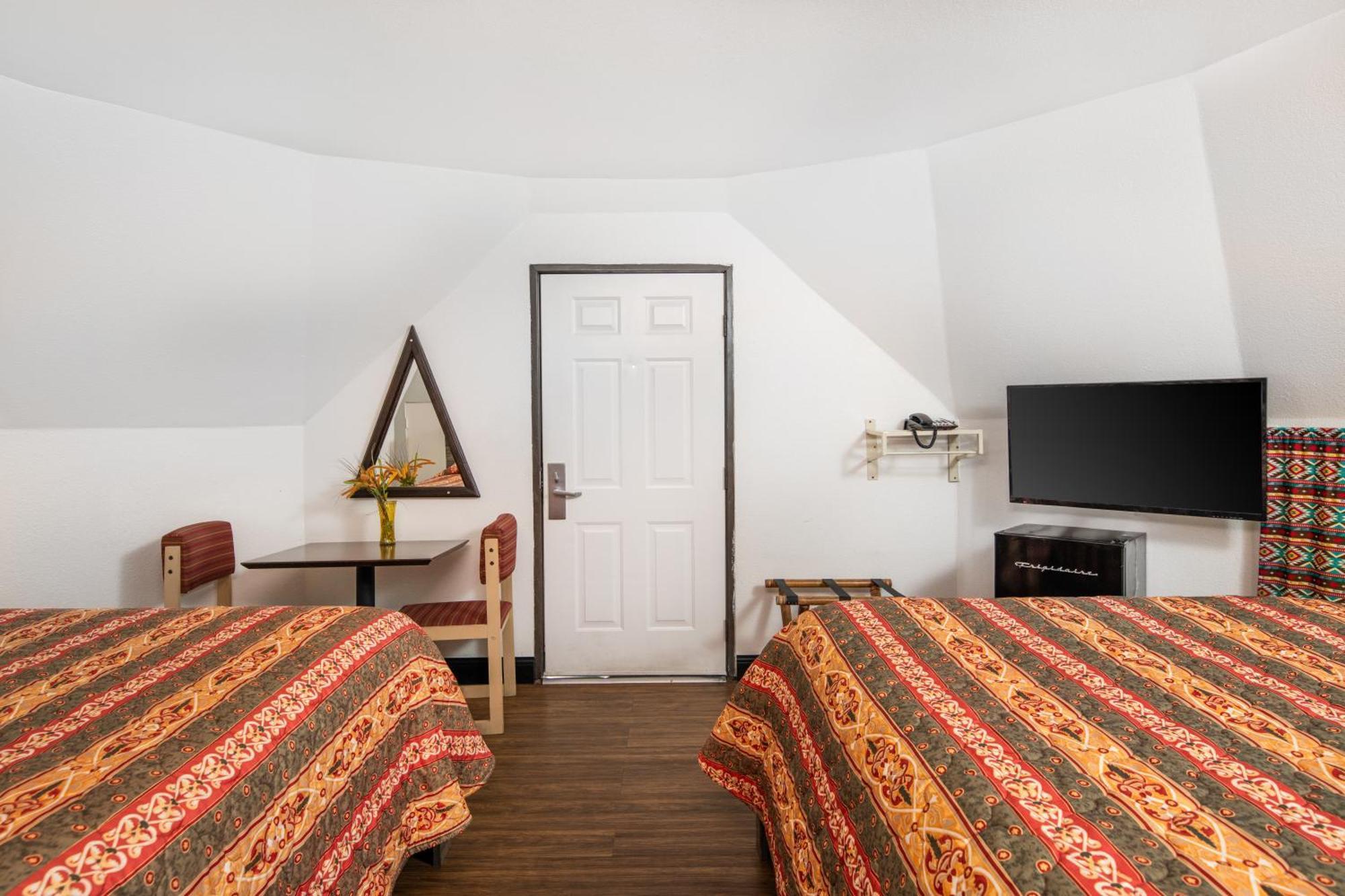 Queen Room Two Queen Beds