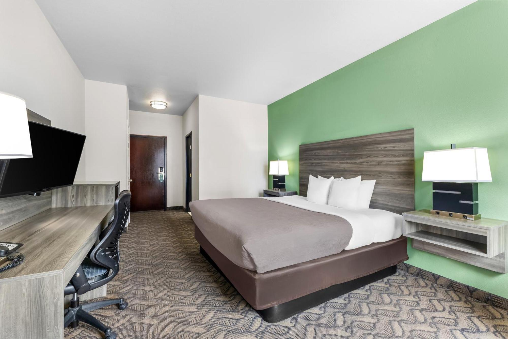 King Room Accessible or Non-Smoking