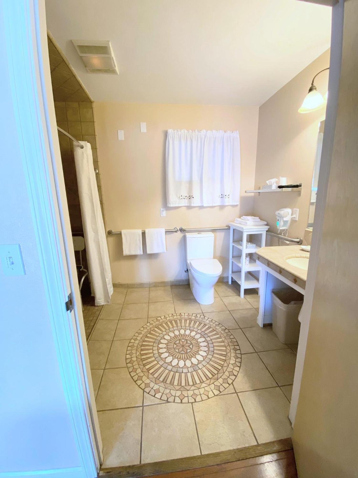 Queen Room - Disability Access