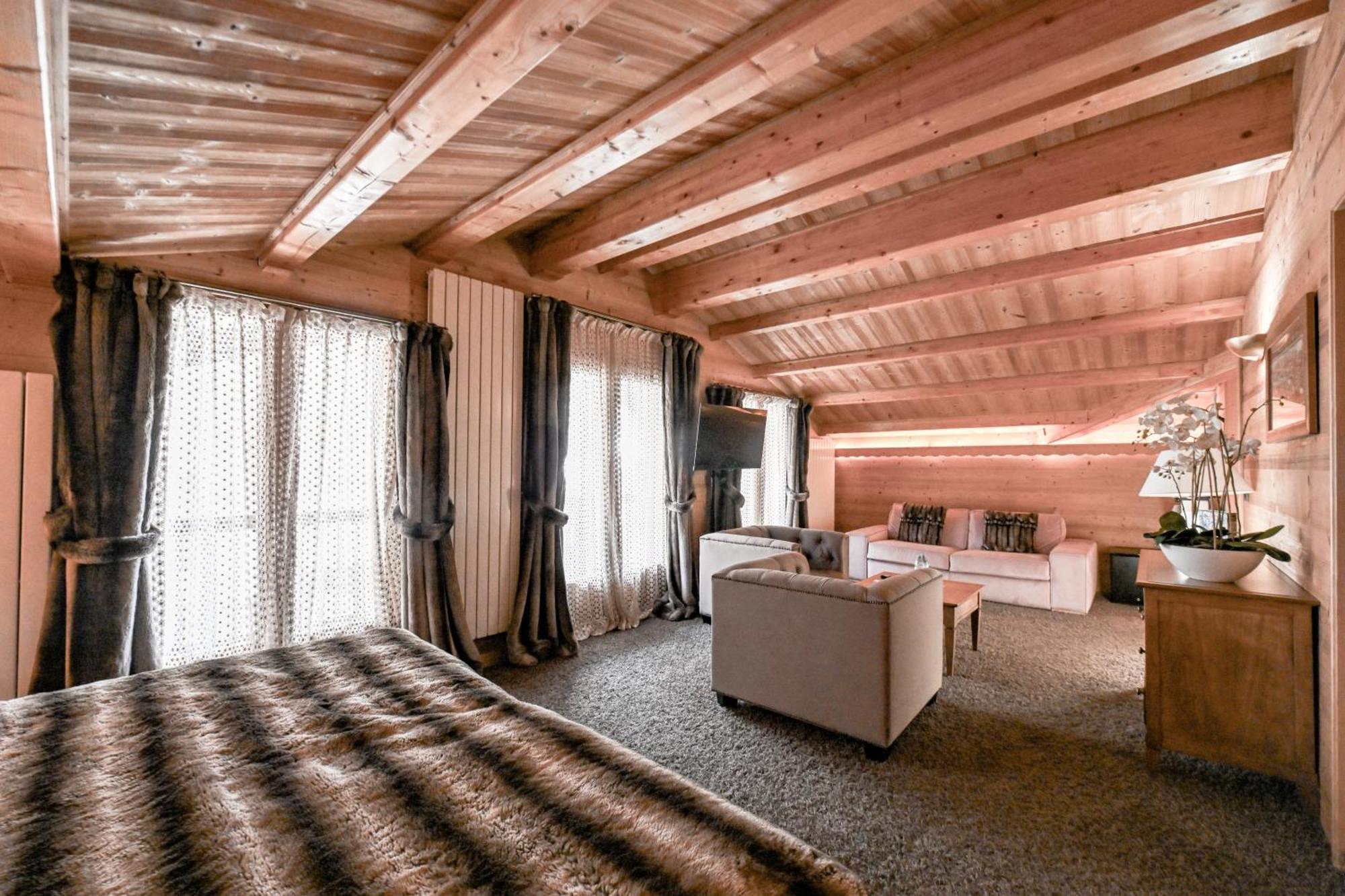 Junior Suite Village View