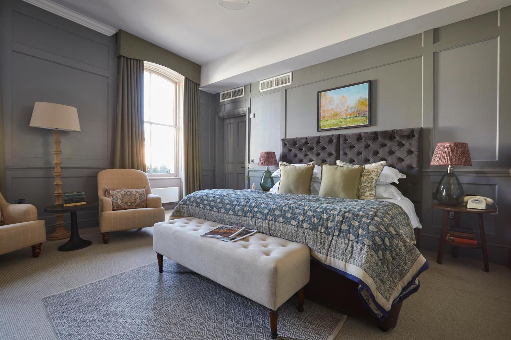 Feature Room
