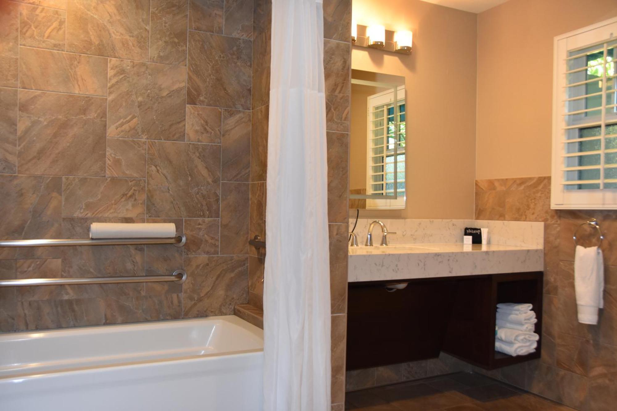 Executive King Accessible Room