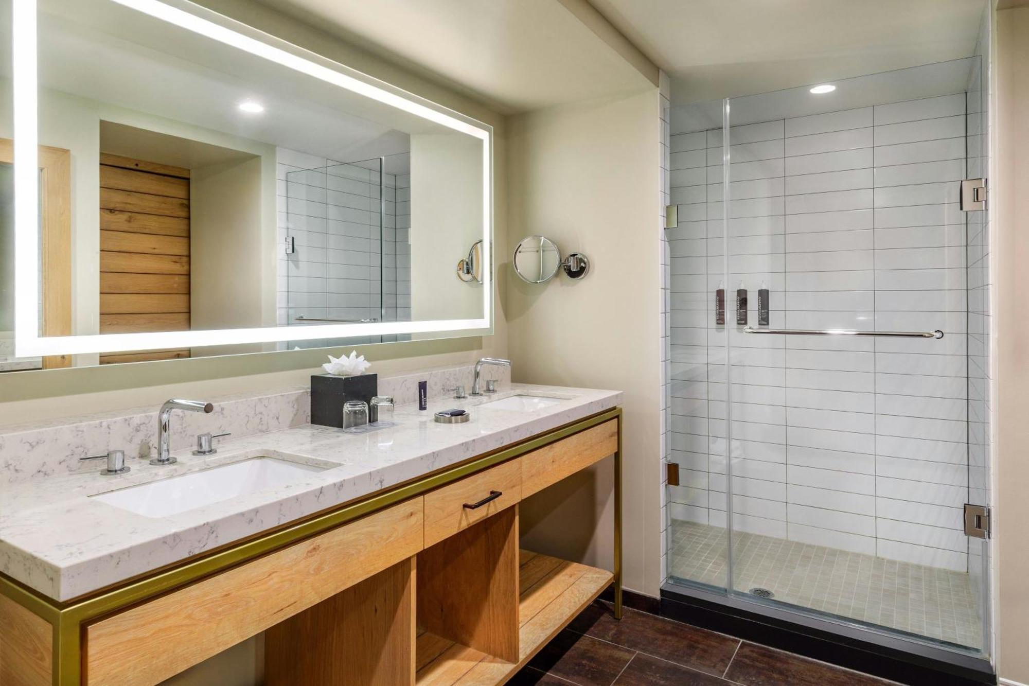 One-Bedroom Suite