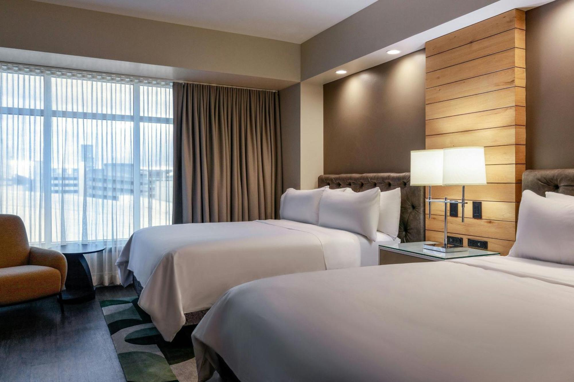 Guest Room Two Queen Beds City View