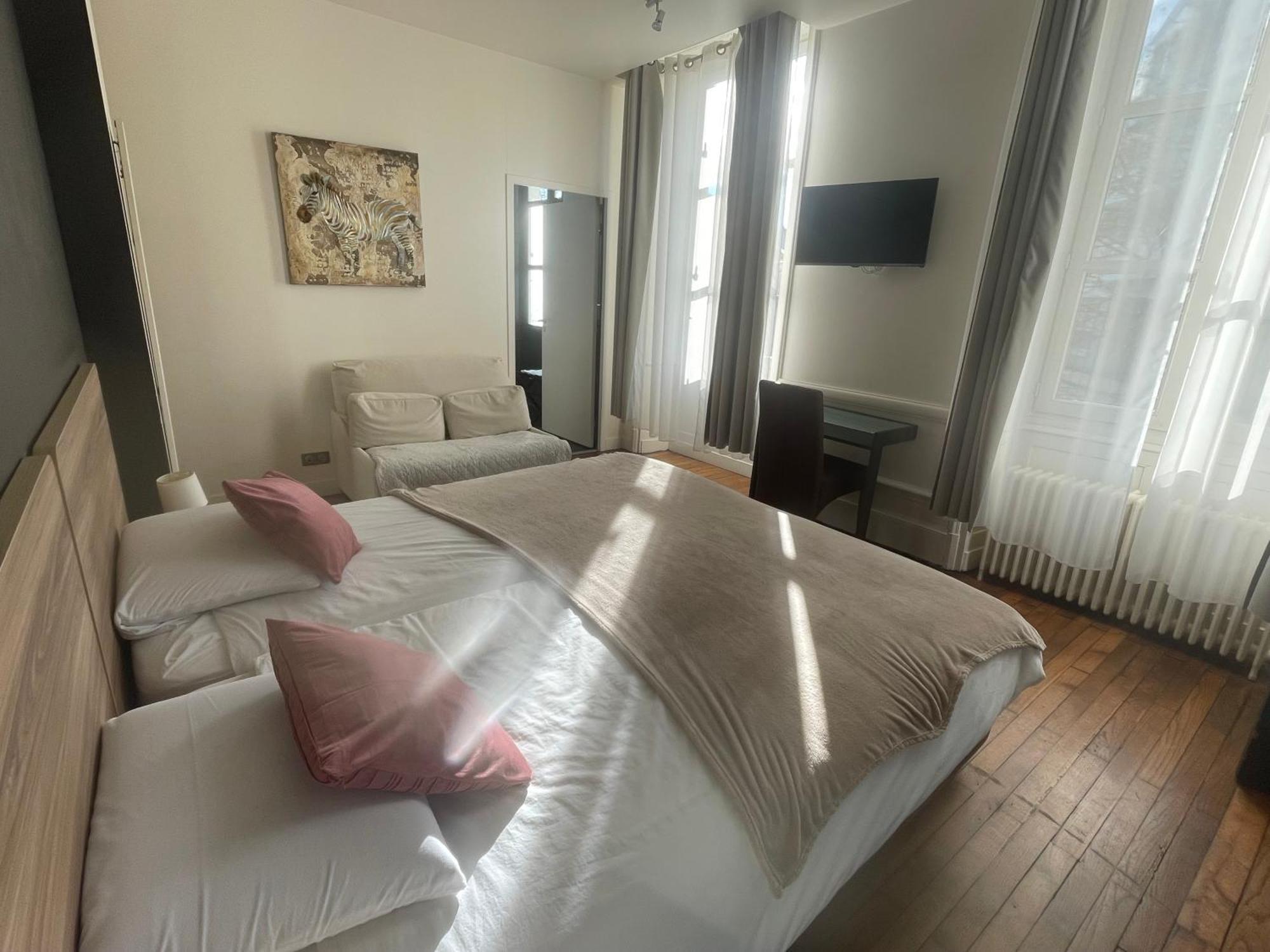 Standard Twin Room Sofa